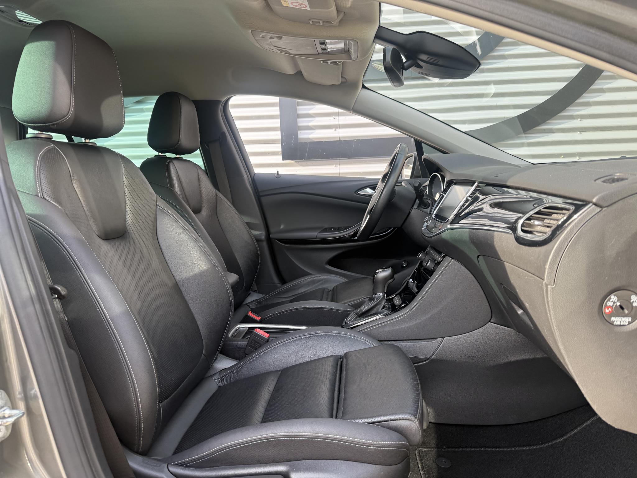 Foto van Opel Astra Sports Tourer+