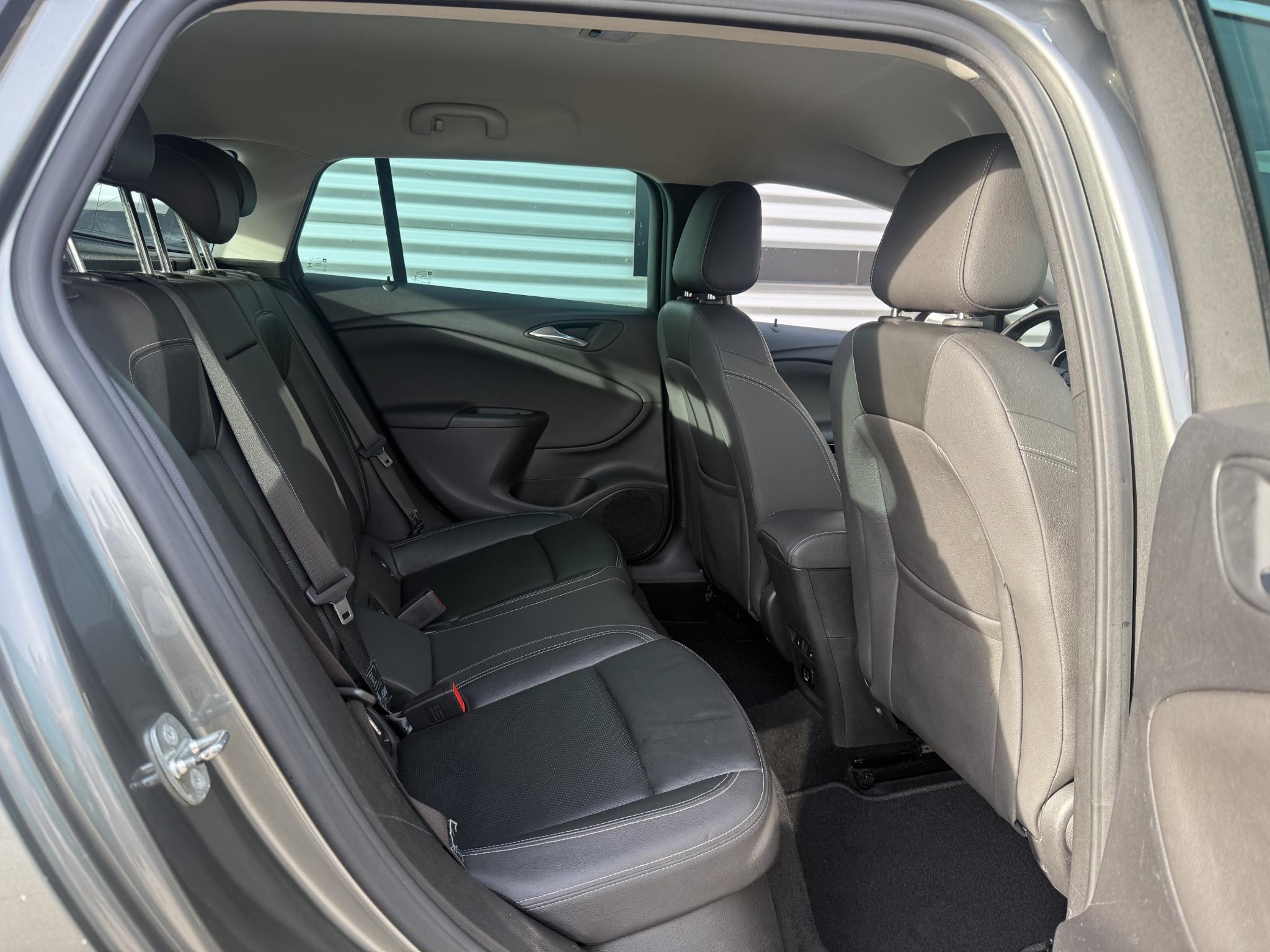 Foto van Opel Astra Sports Tourer+