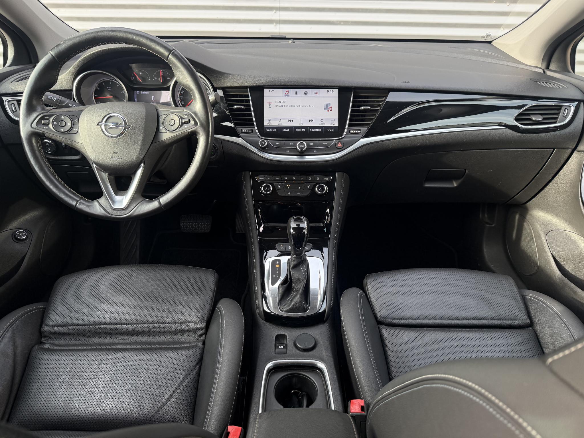 Foto van Opel Astra Sports Tourer+