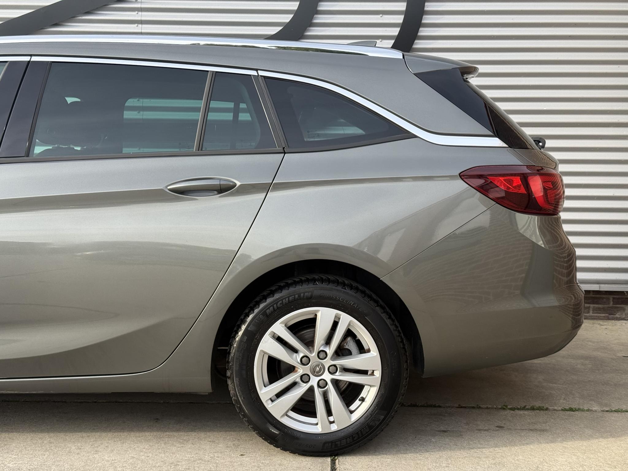 Foto van Opel Astra Sports Tourer+