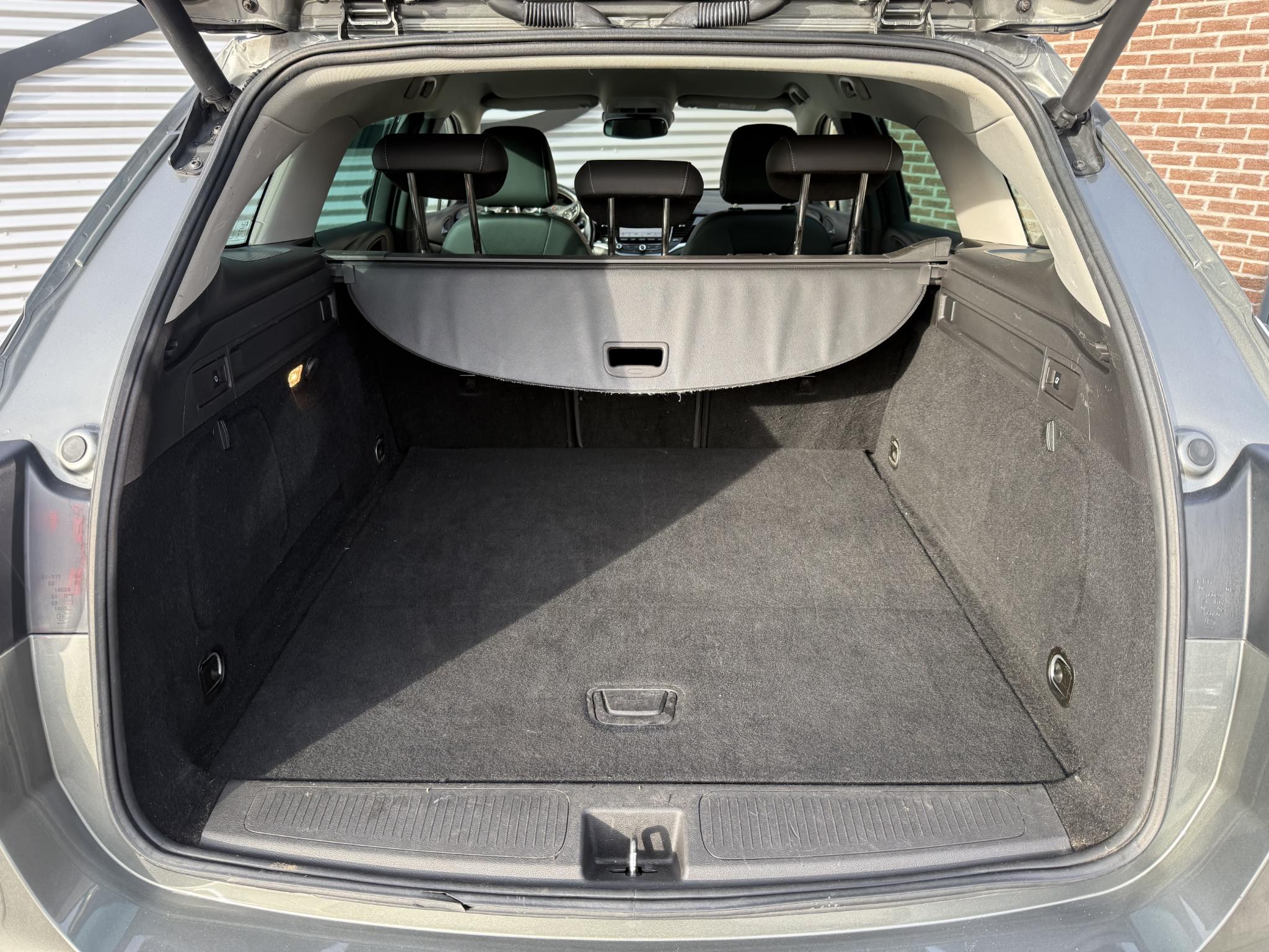 Foto van Opel Astra Sports Tourer+