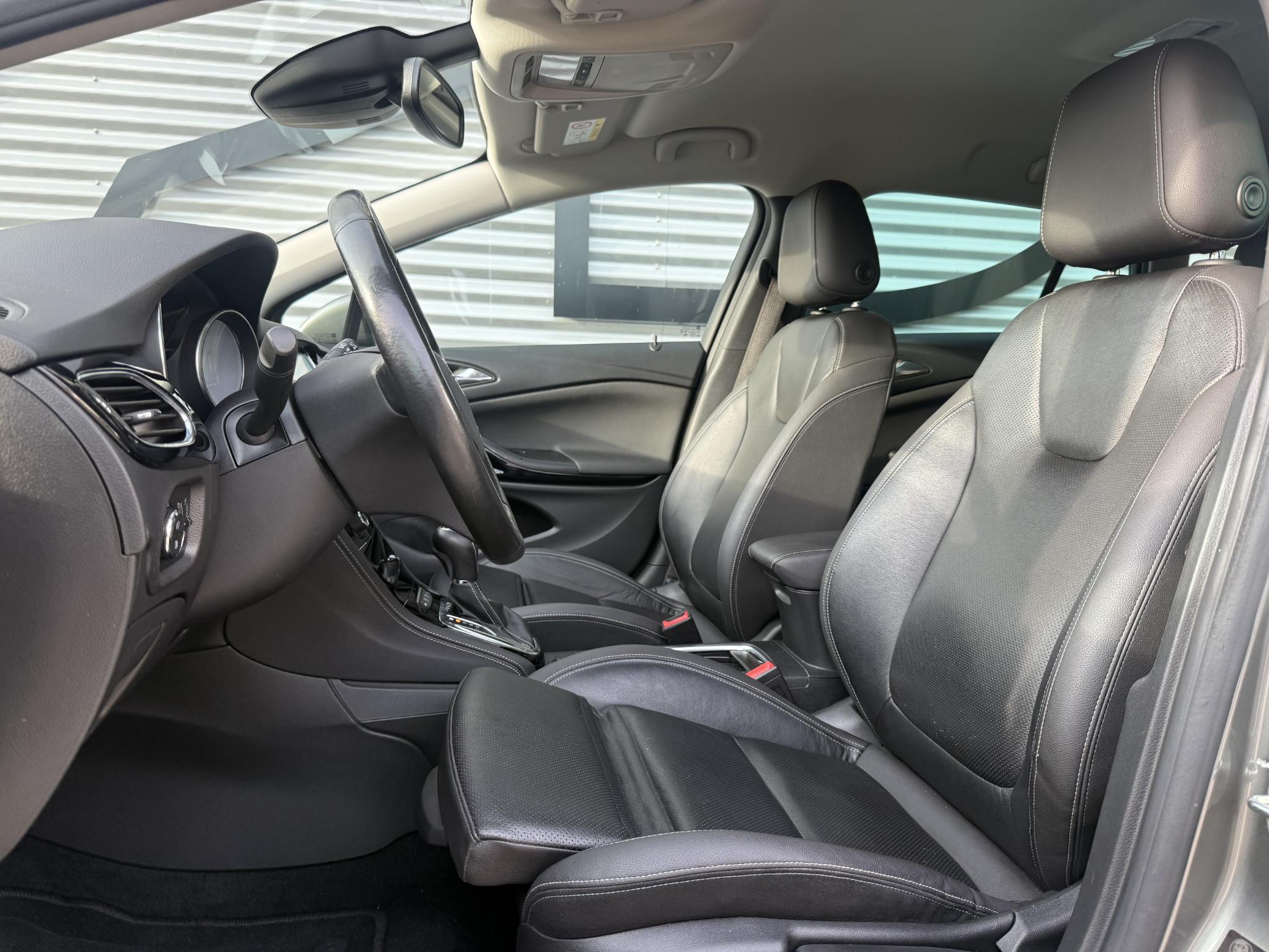 Foto van Opel Astra Sports Tourer+