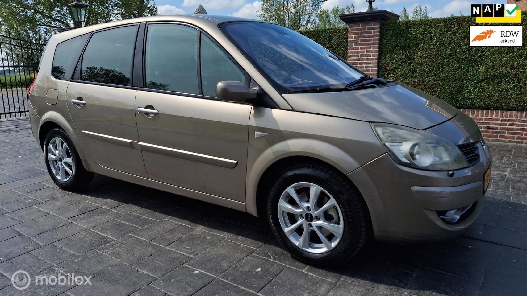 Renault Megane Scenic 2.0-16V Automaat 7 persoons Navi Keyless start&Go Xenon 2008 - voorkant