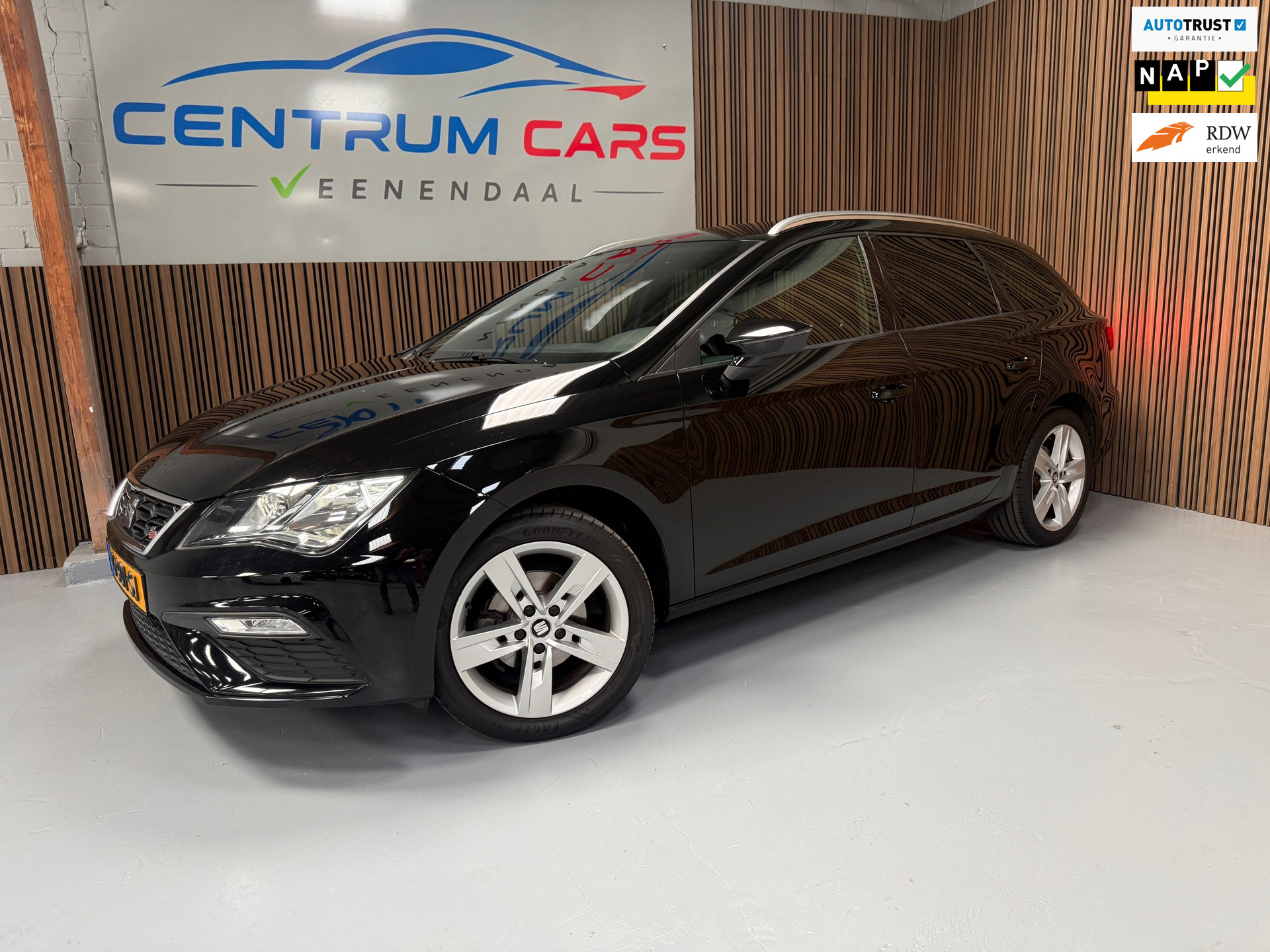 Seat Leon Sportourer ST 1.0 TSI FR APP,PDC,LMV. 2019 - voorkant