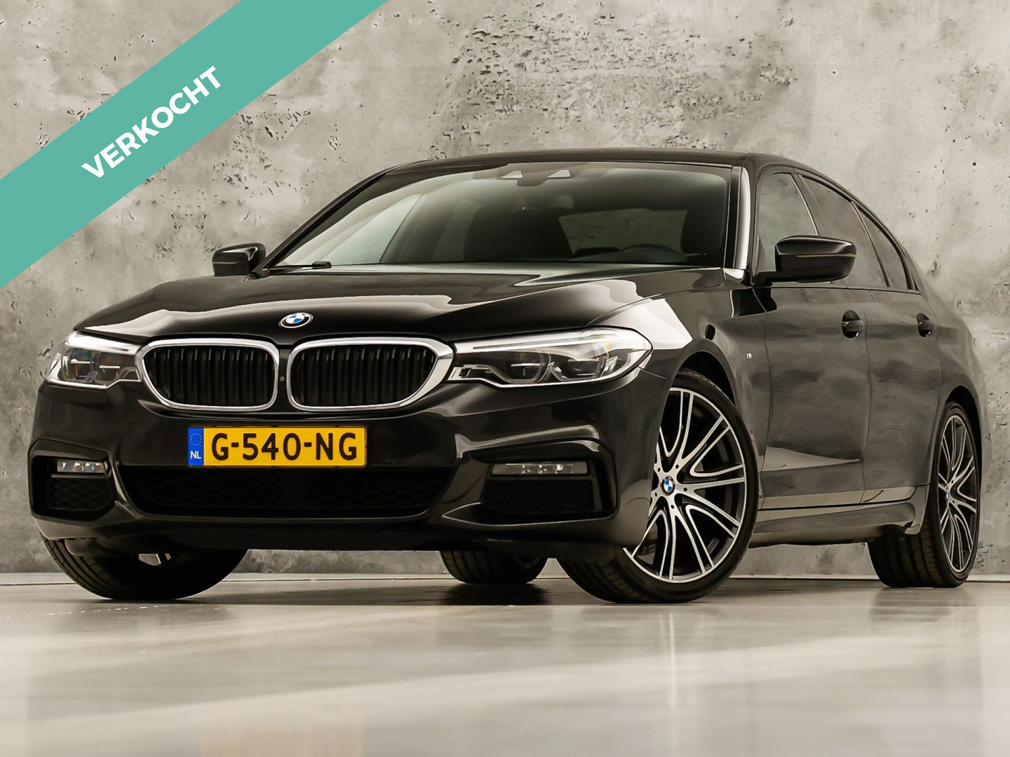 BMW 5-serie 520i High Executive Edition 2019 - voorkant