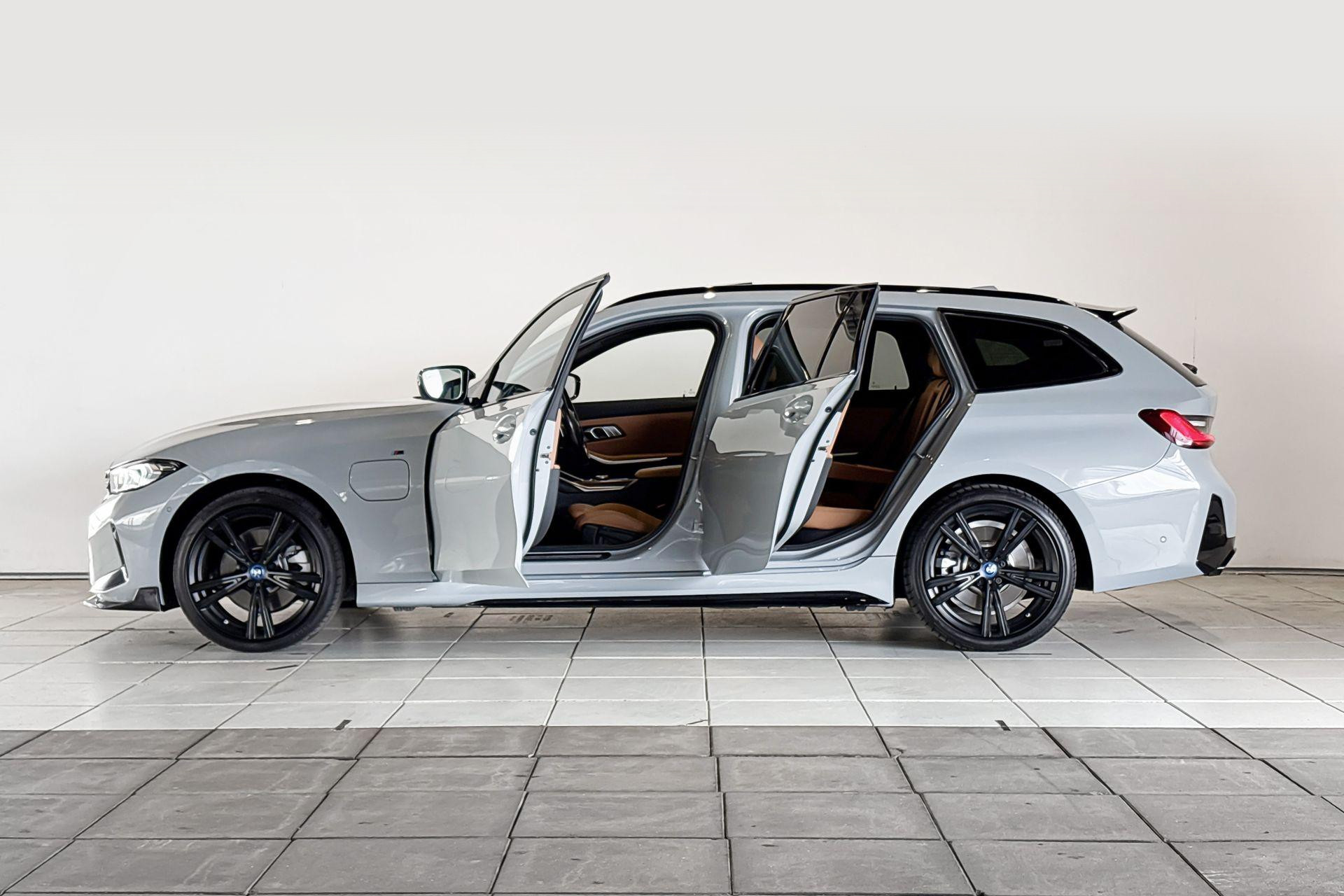 Foto van BMW 330e xDrive