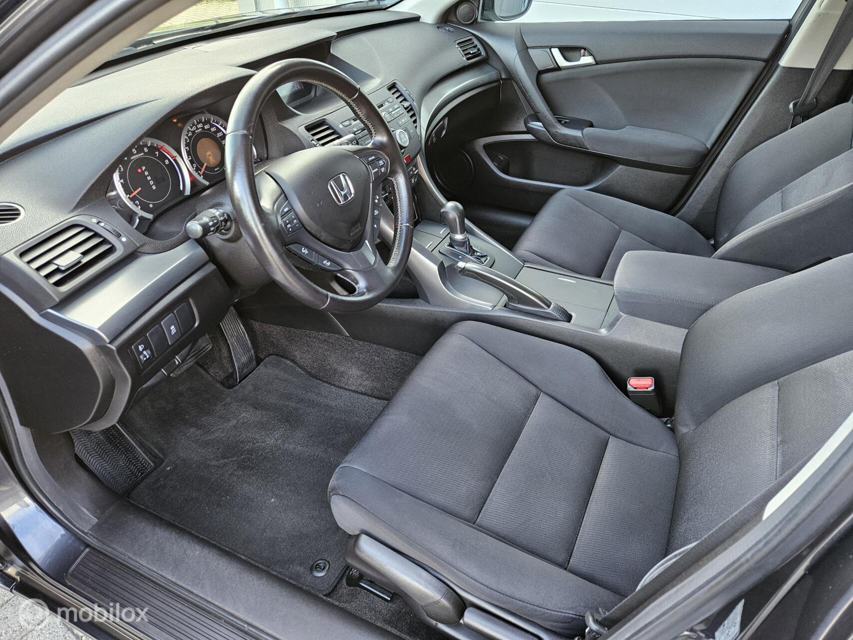 Foto van Honda Accord Tourer