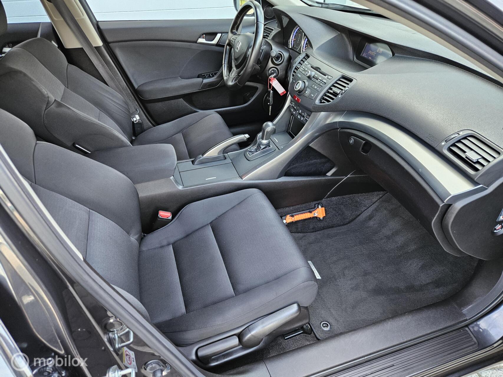 Foto van Honda Accord Tourer
