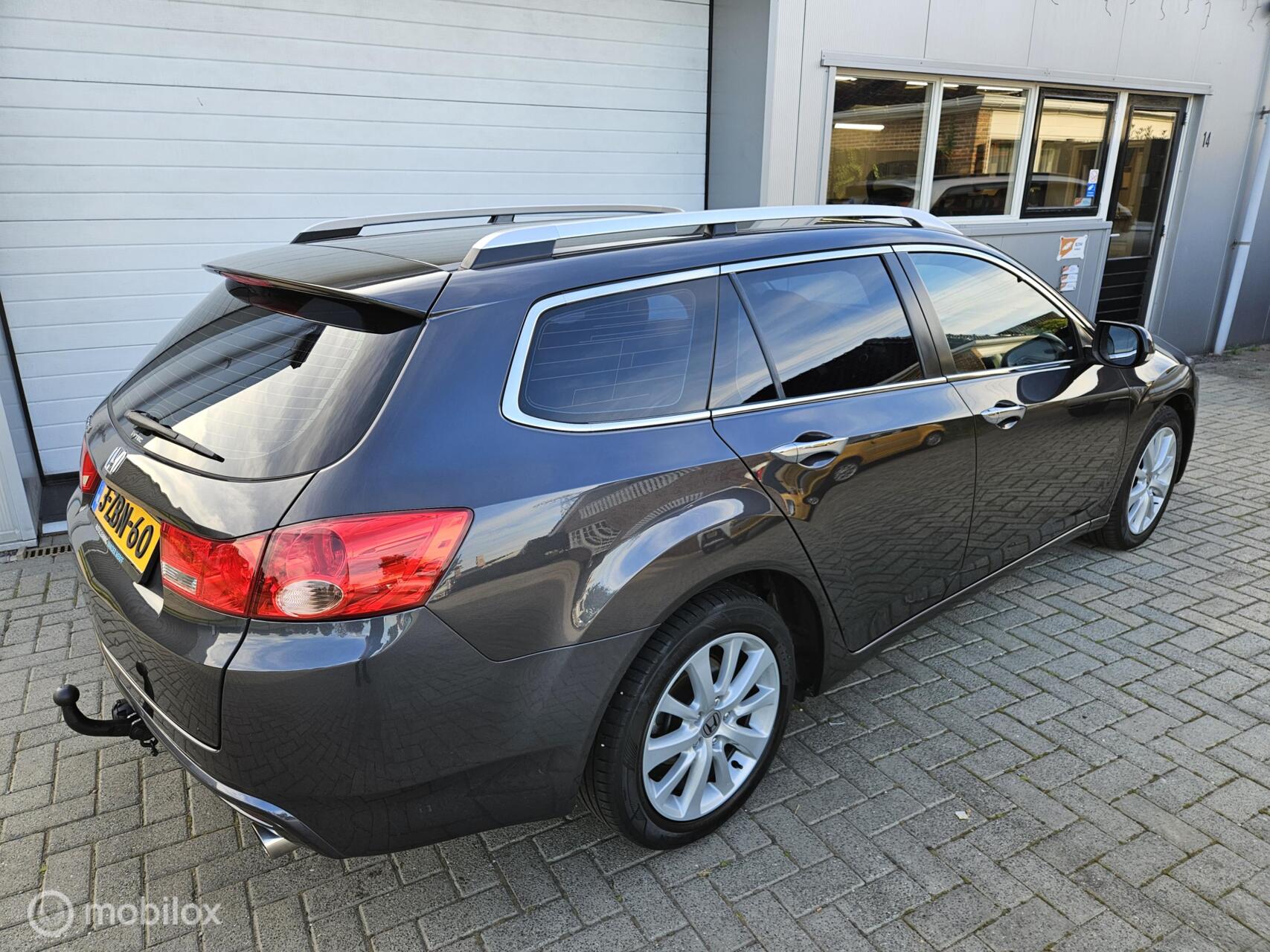 Foto van Honda Accord Tourer