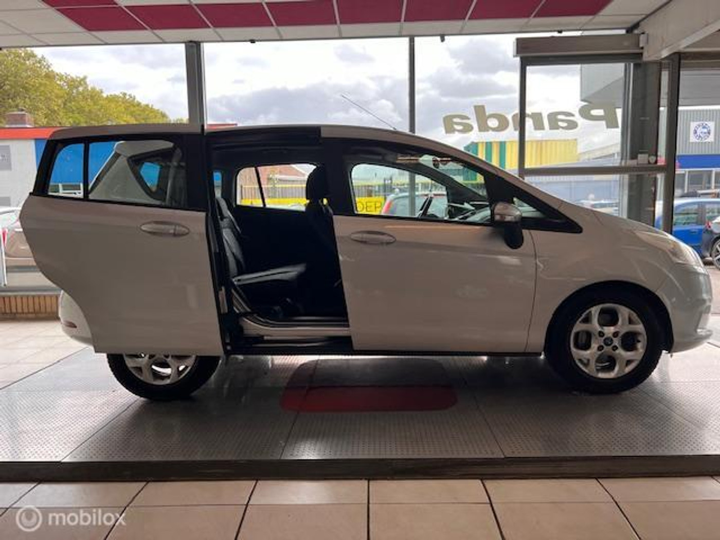 Foto van Ford B-max