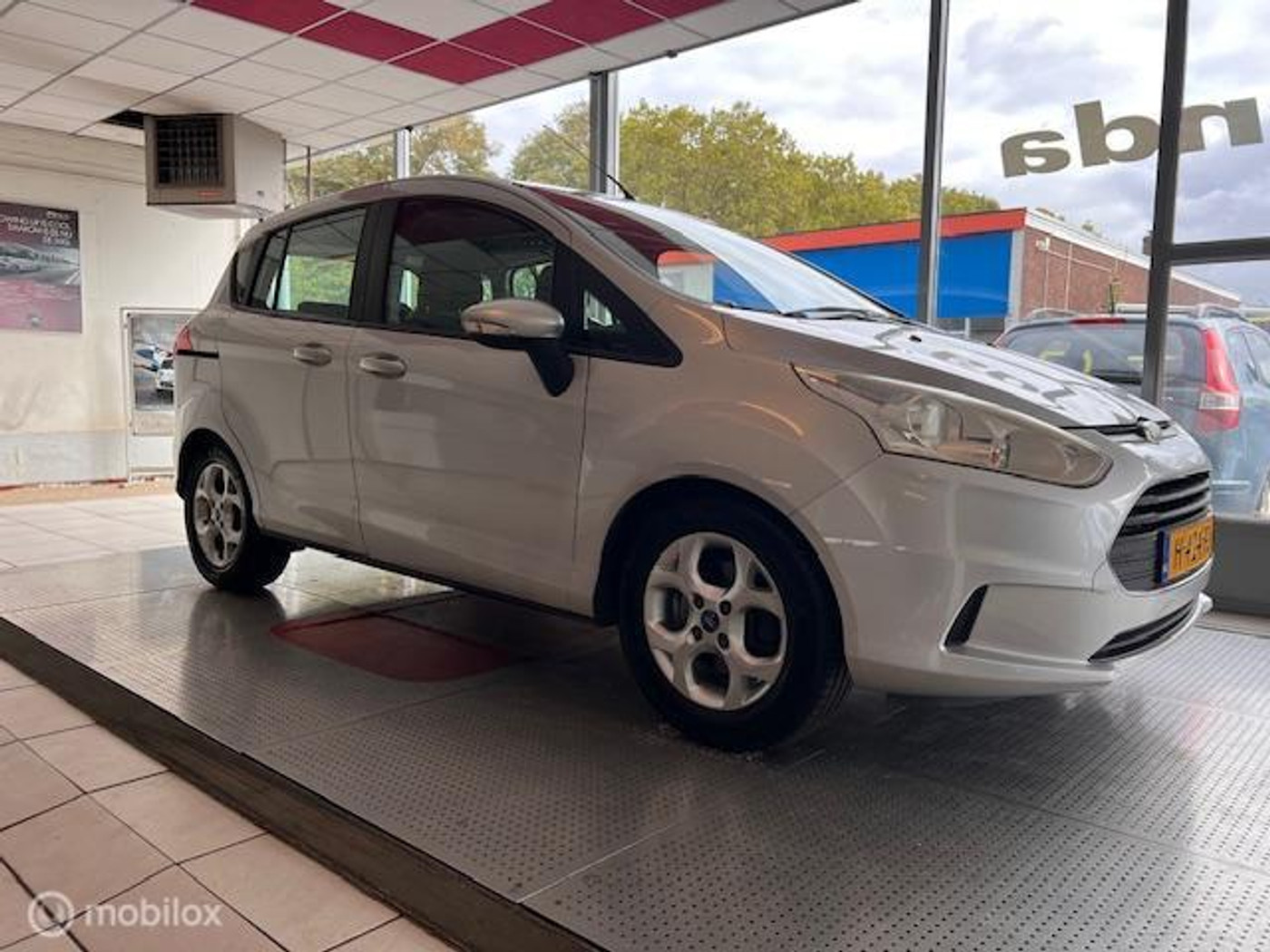 Ford B-max 1.5 TDCI AIRCO/15''LMV/BLUETOOTH/ISOFIX/AUX/USB 2014 - voorkant