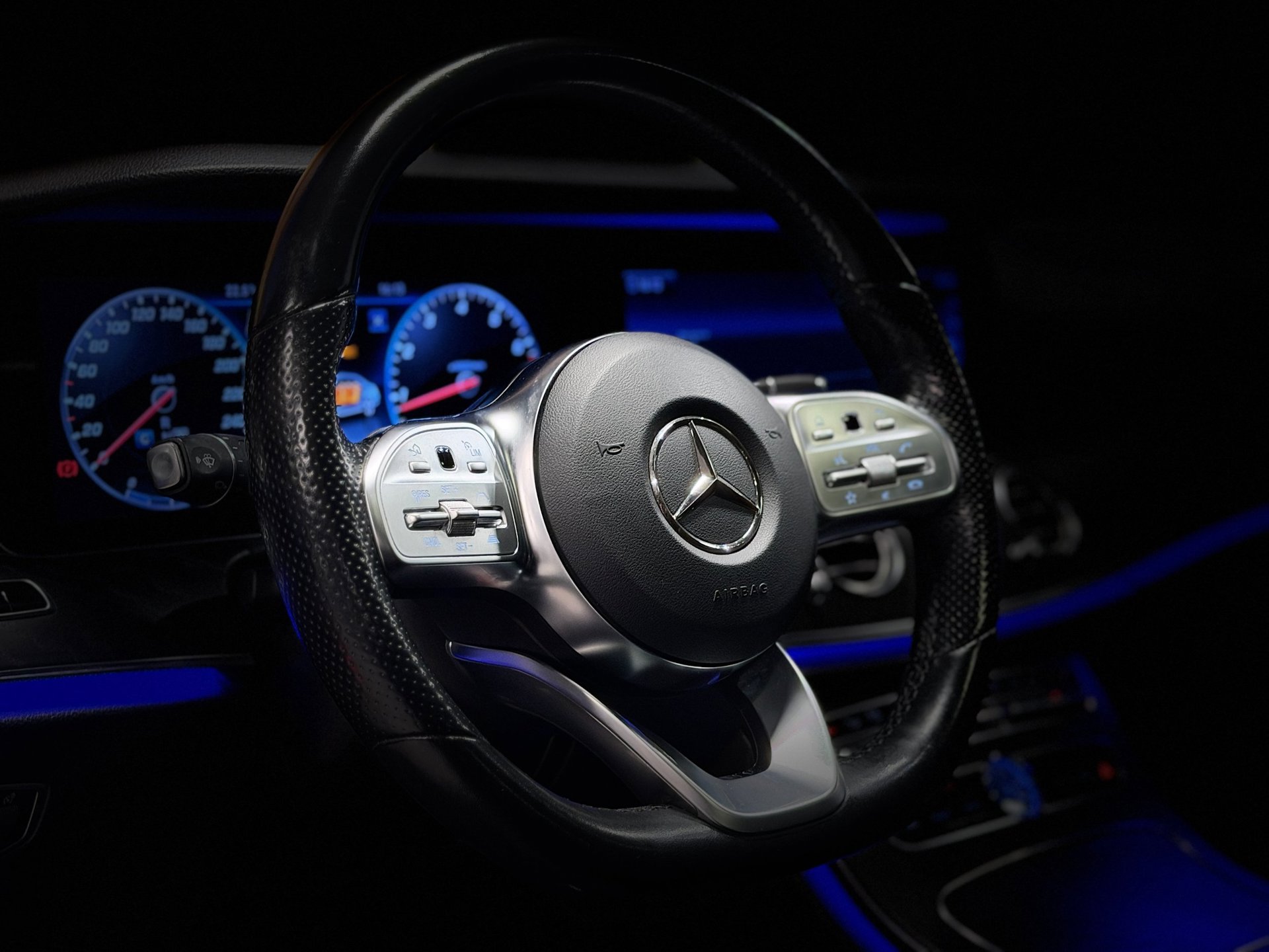 Foto van Mercedes-Benz E 200