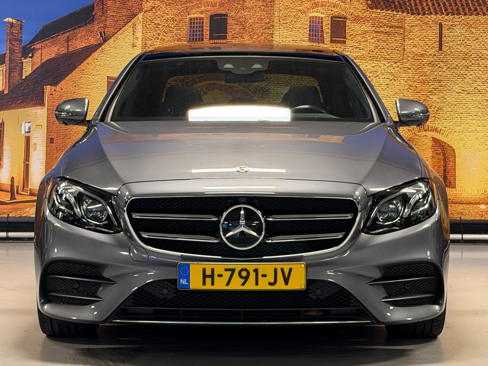 Foto van Mercedes-Benz E 200