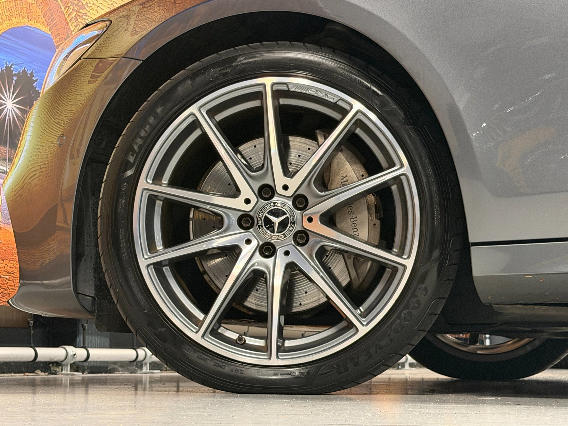 Foto van Mercedes-Benz E 200