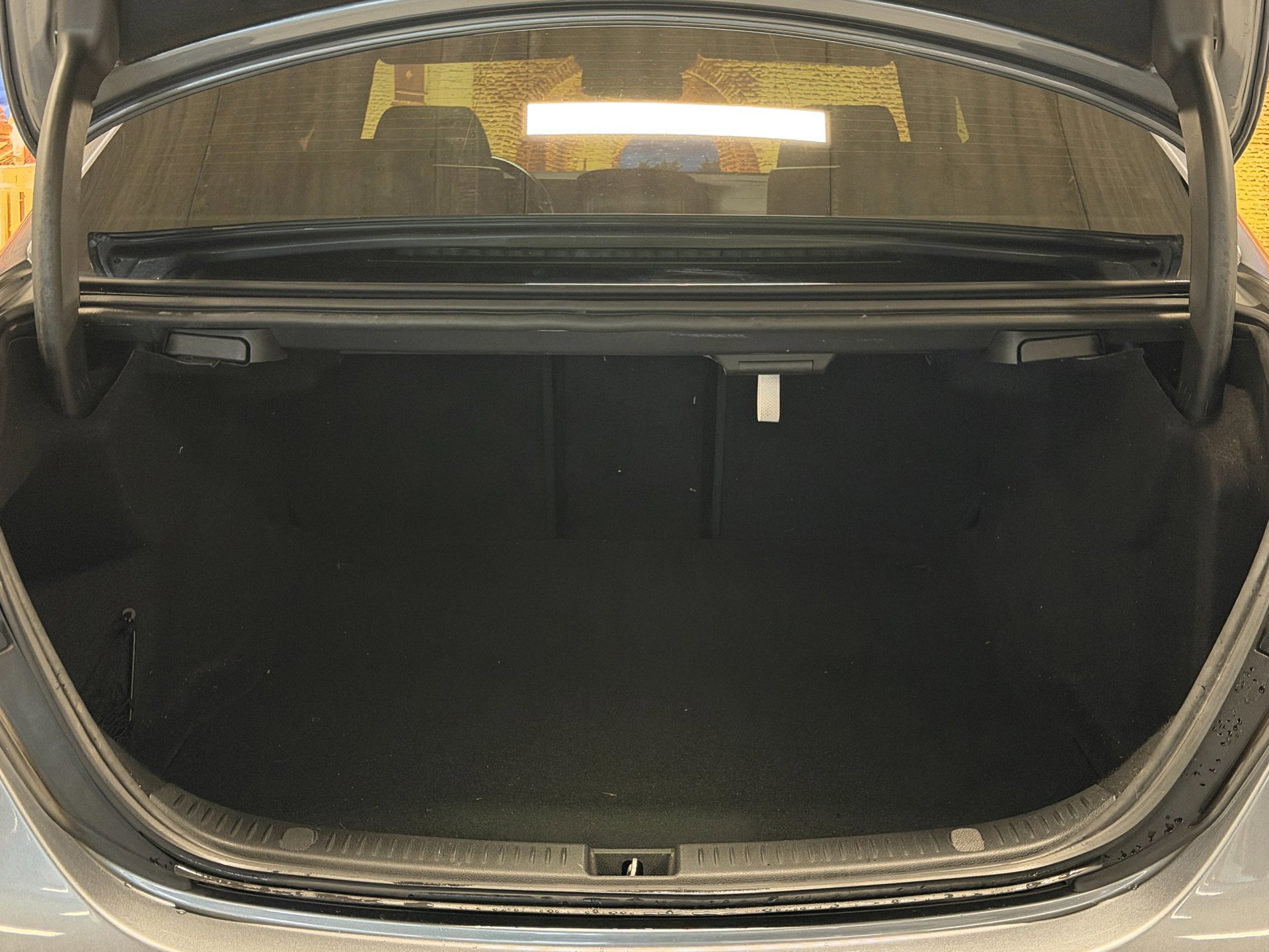 Foto van Mercedes-Benz E 200