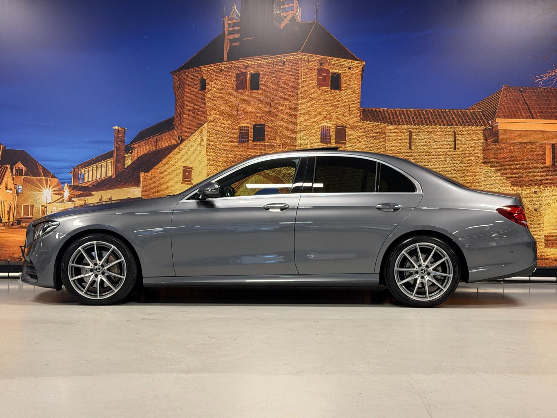 Foto van Mercedes-Benz E 200