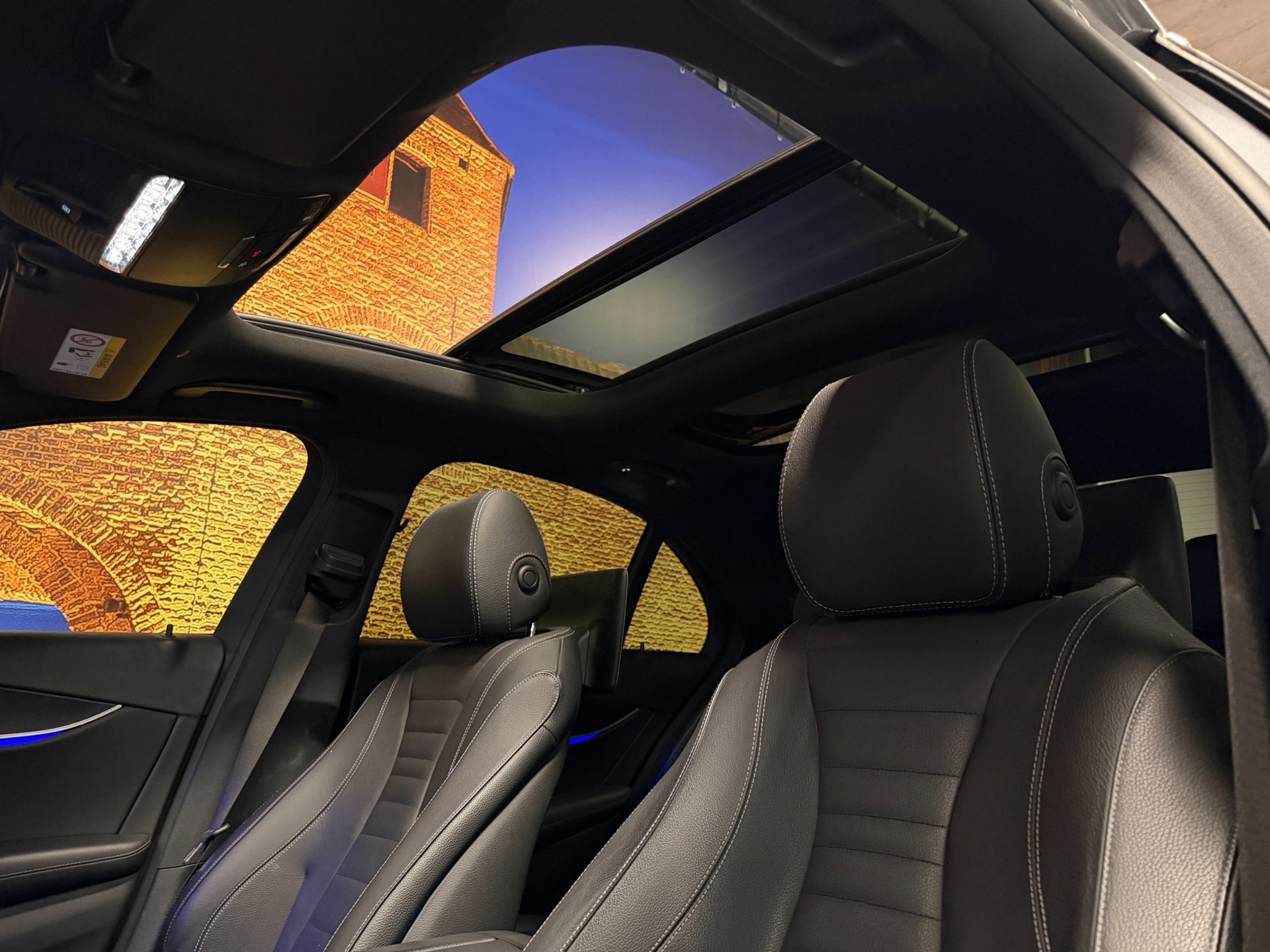 Foto van Mercedes-Benz E 200