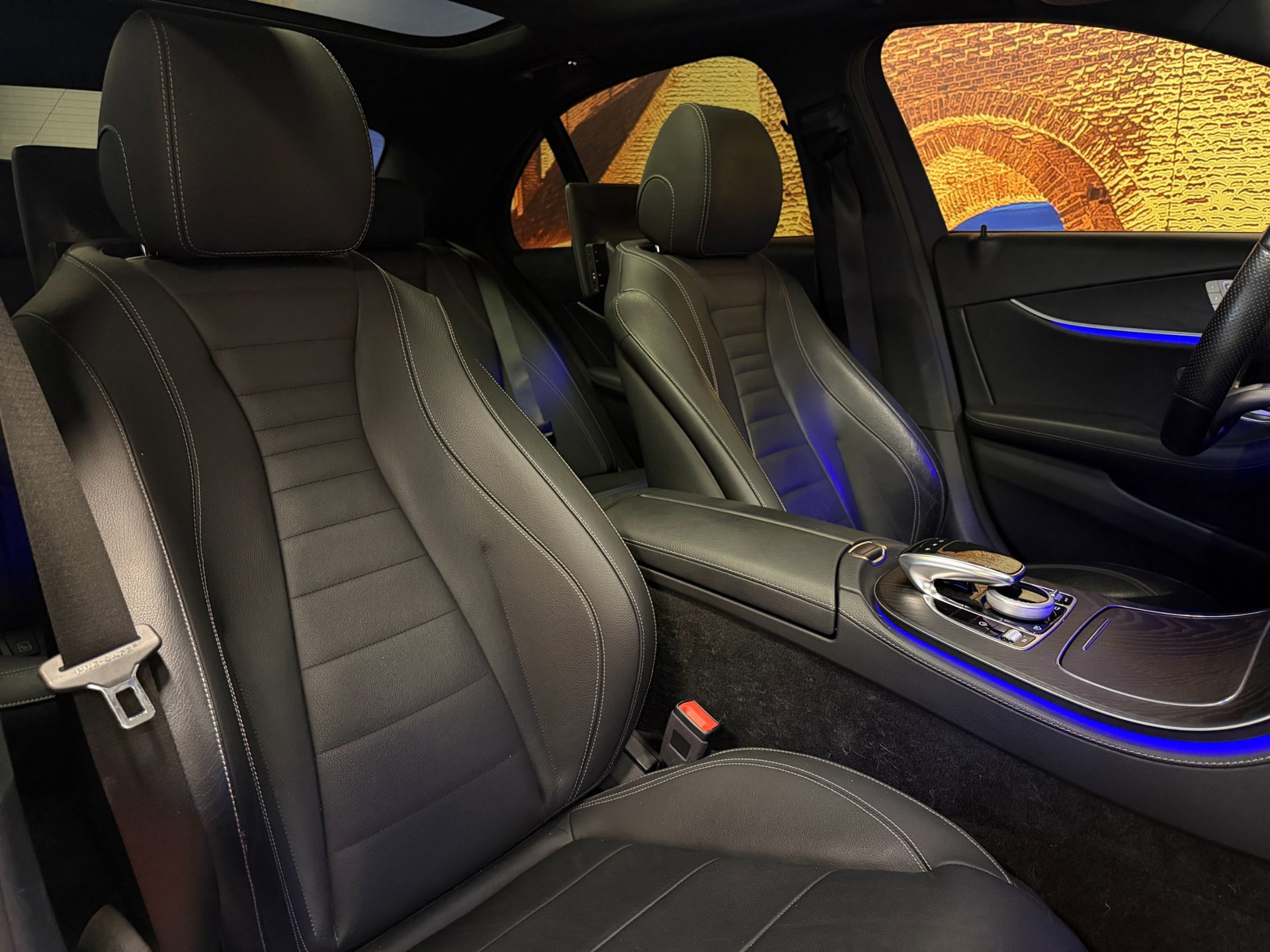 Foto van Mercedes-Benz E 200