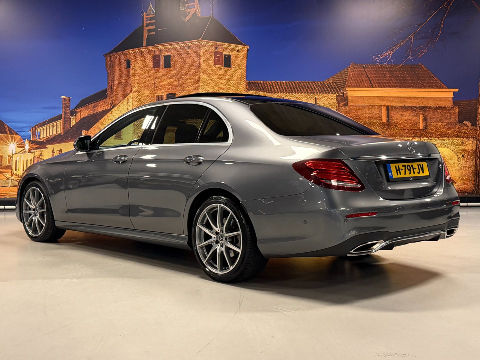 Foto van Mercedes-Benz E 200