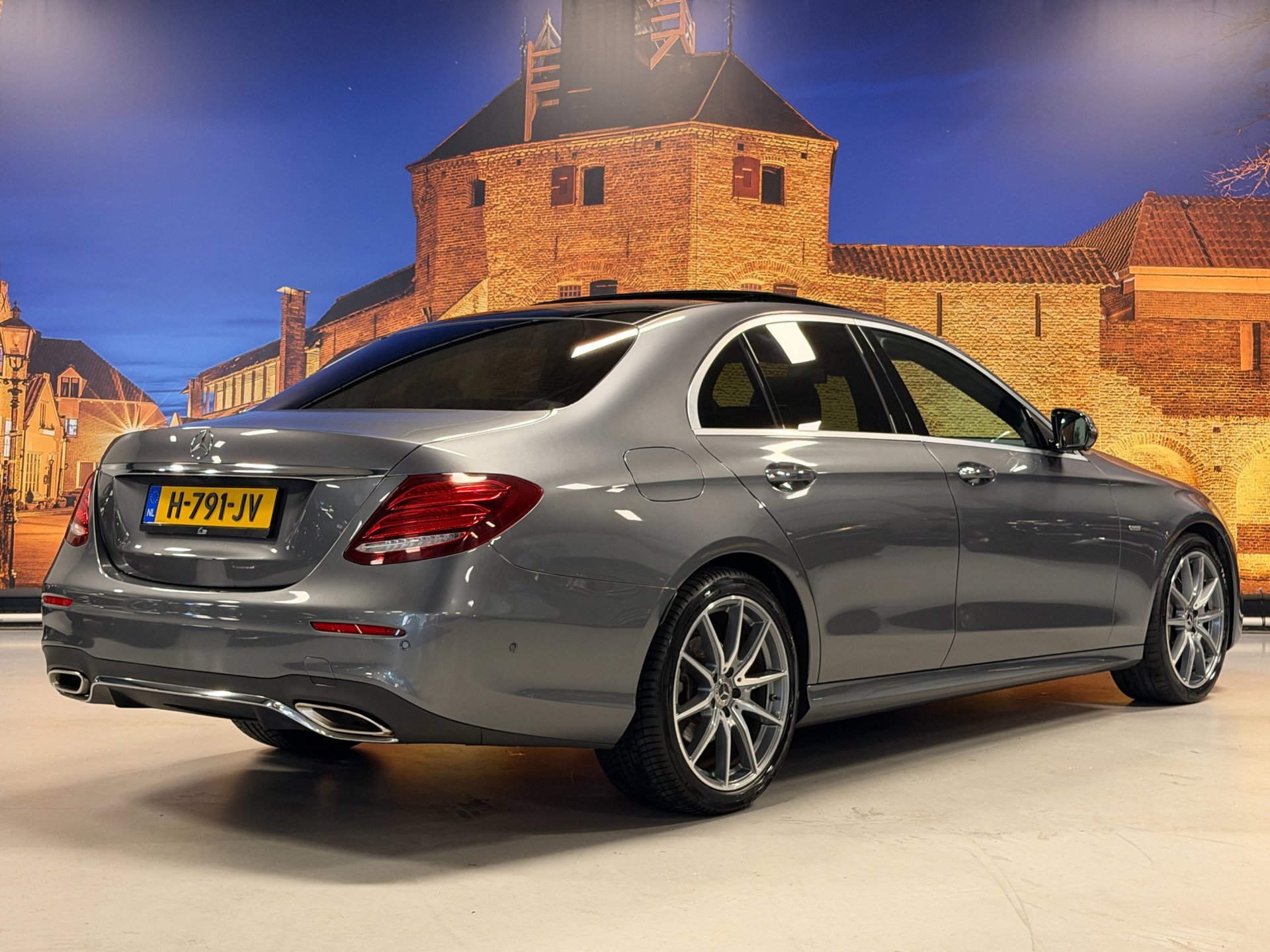 Foto van Mercedes-Benz E 200