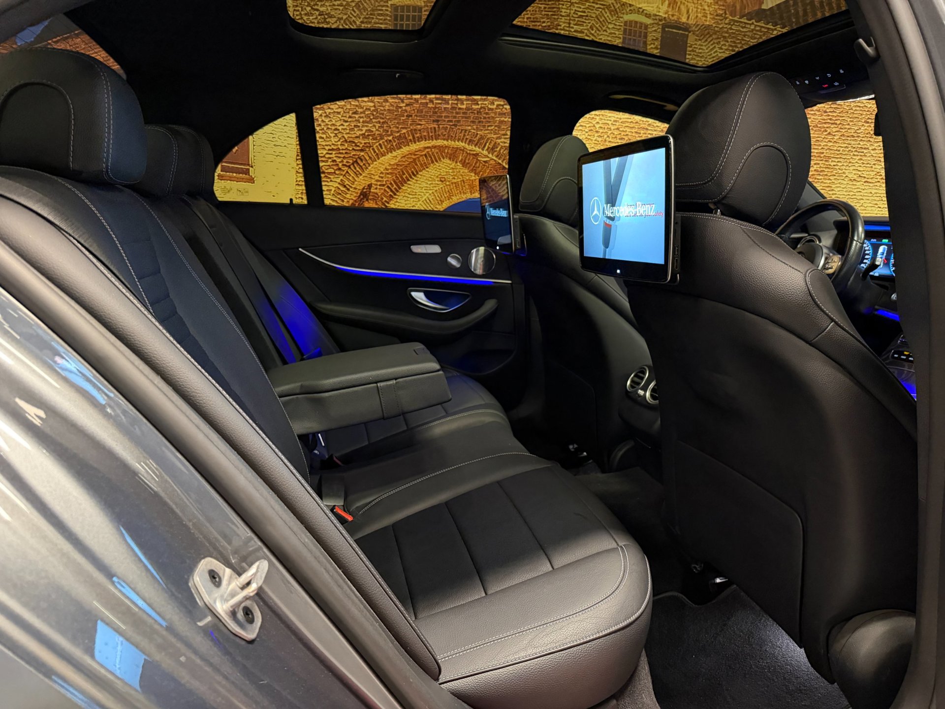 Foto van Mercedes-Benz E 200