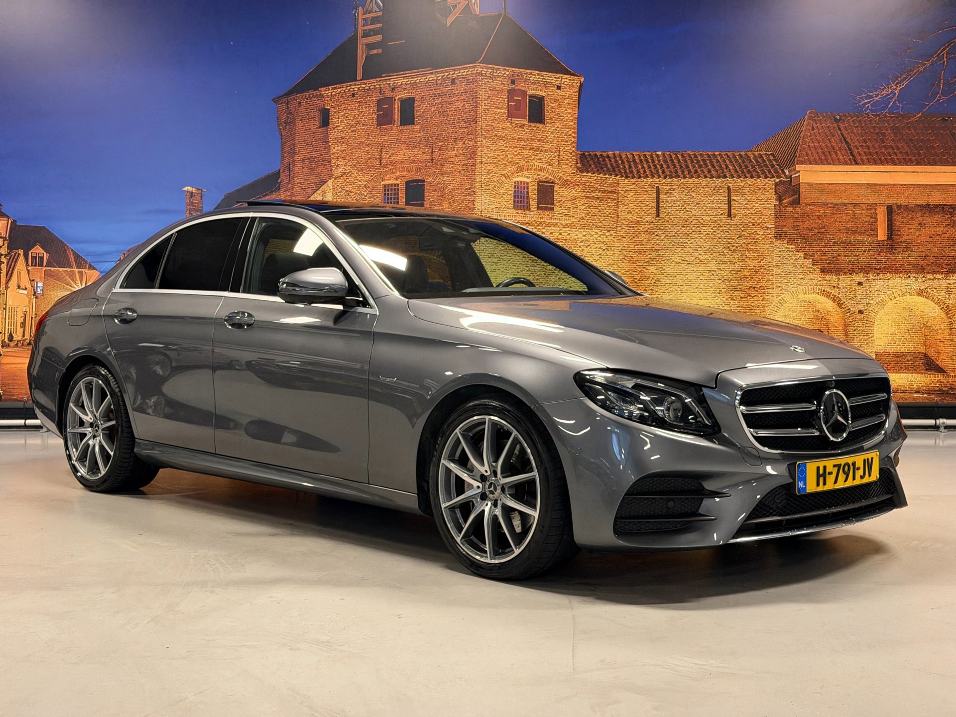 Foto van Mercedes-Benz E 200