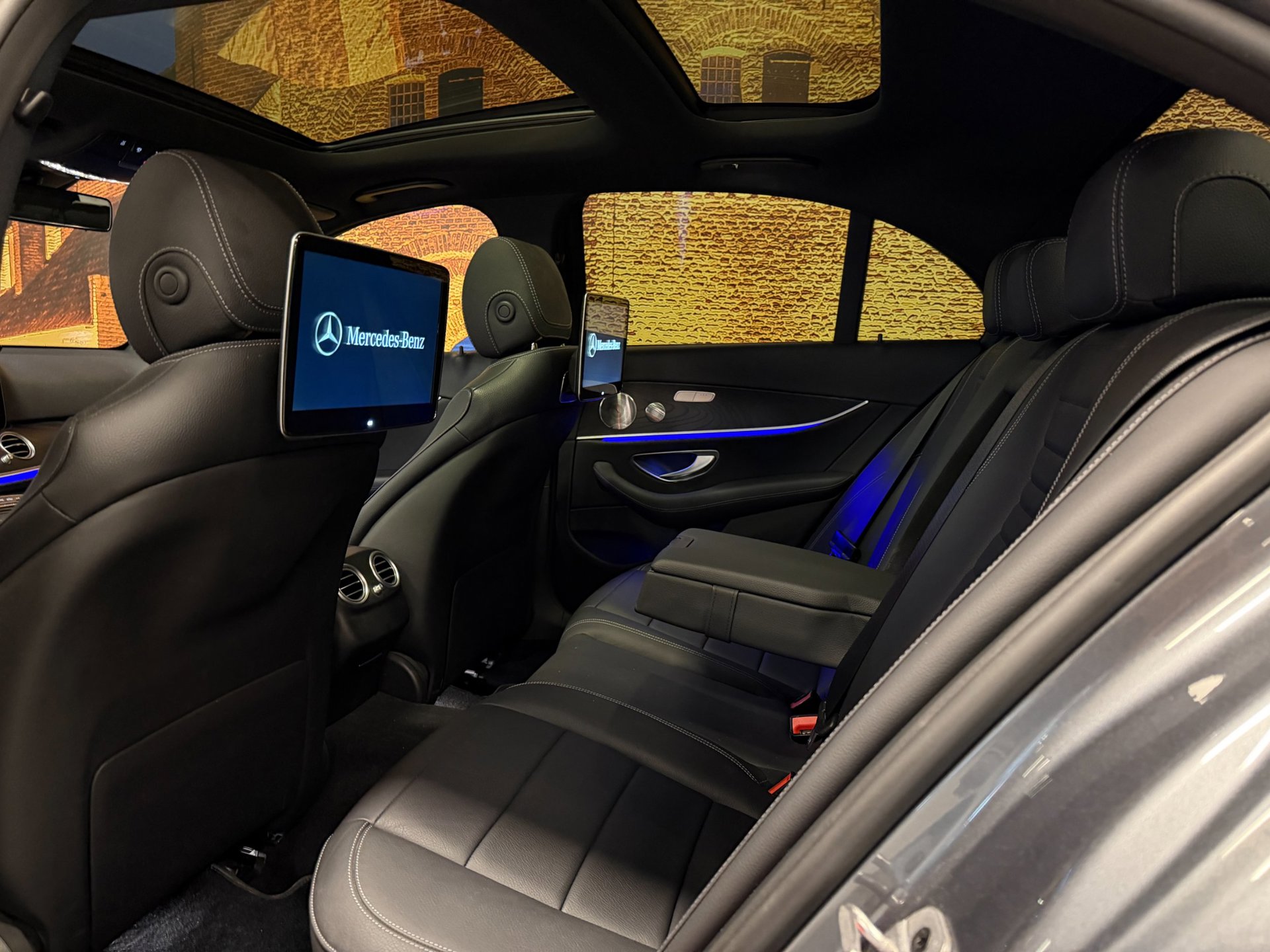 Foto van Mercedes-Benz E 200