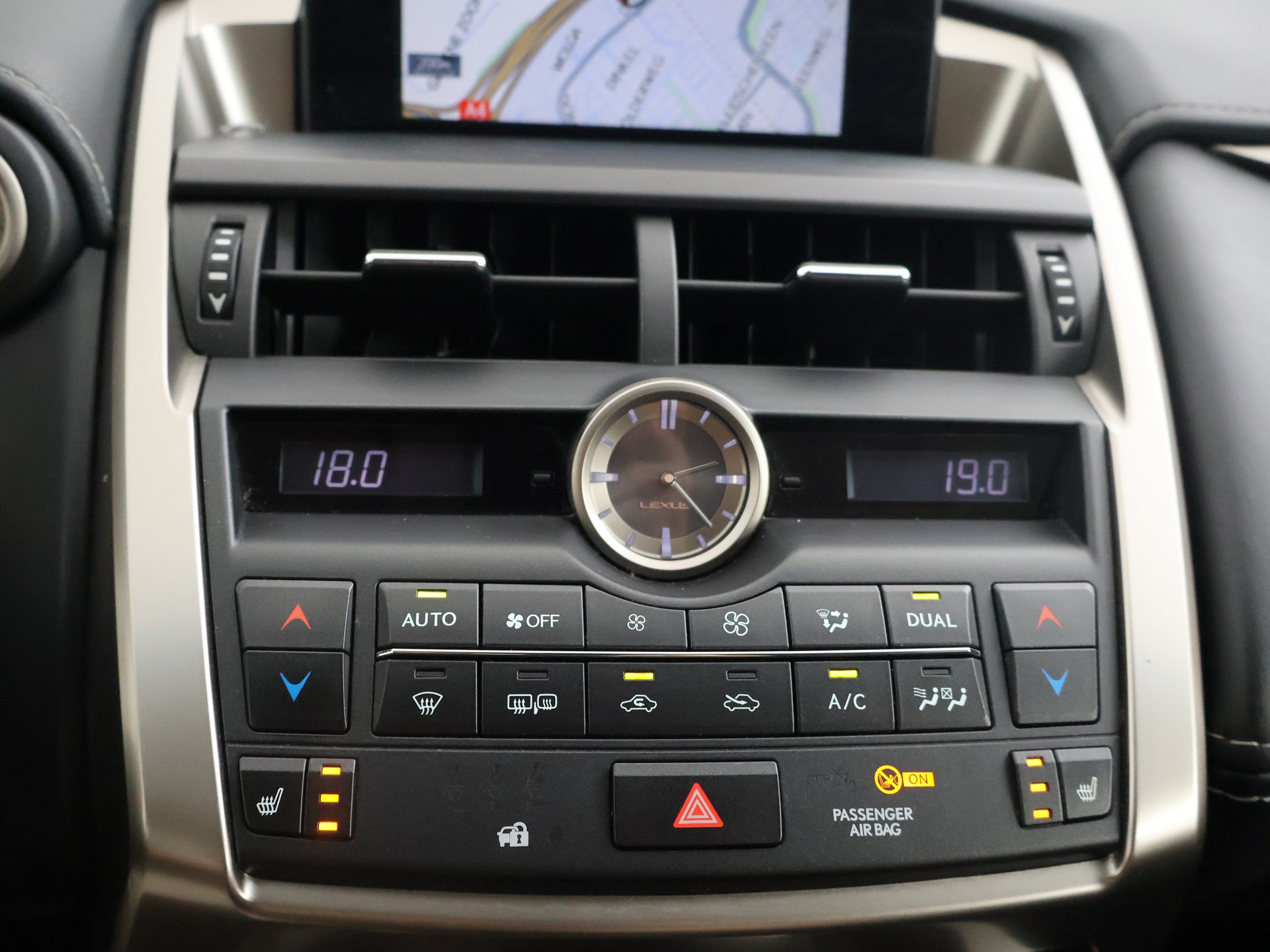 Foto van Lexus Lexus Nx300h