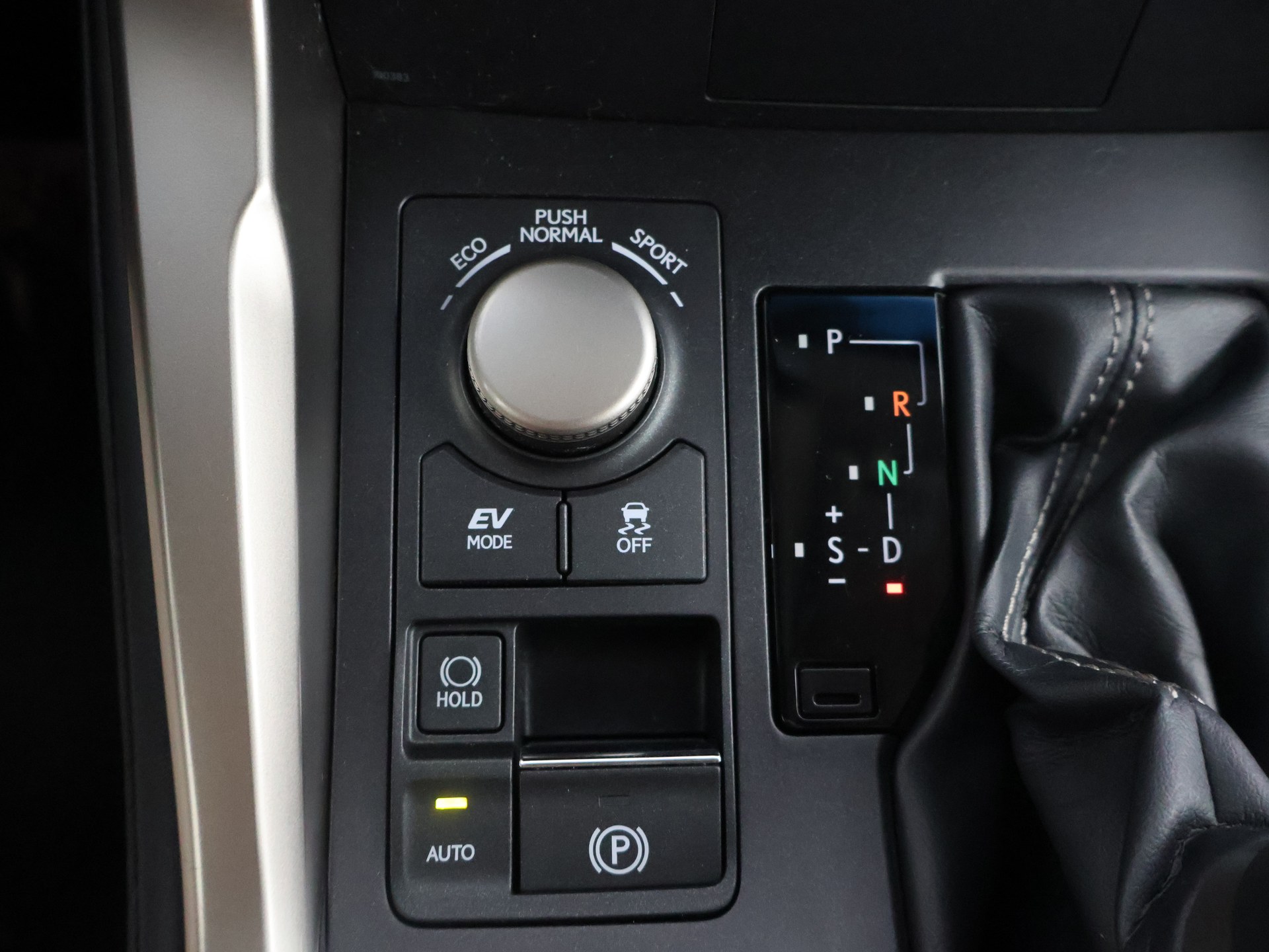 Foto van Lexus Lexus Nx300h