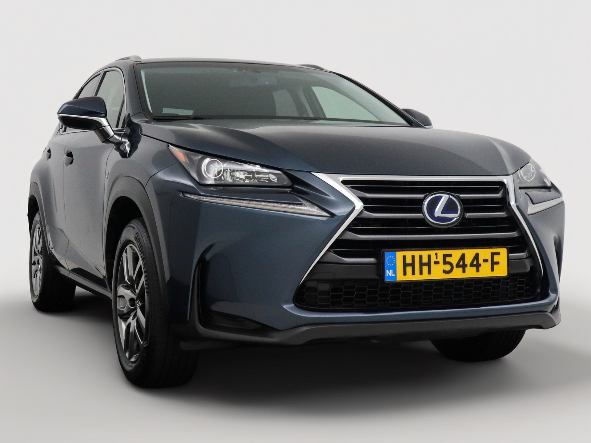 Foto van Lexus Lexus Nx300h