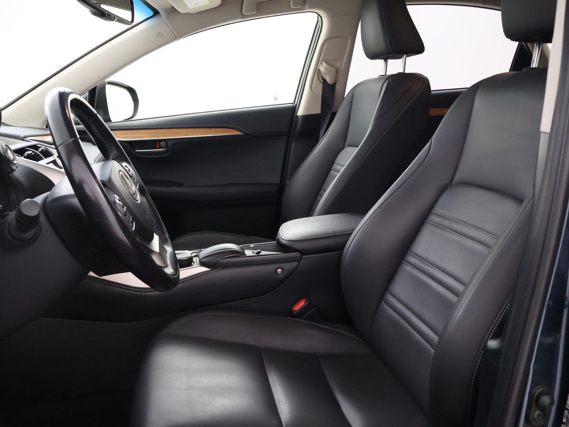 Foto van Lexus Lexus Nx300h