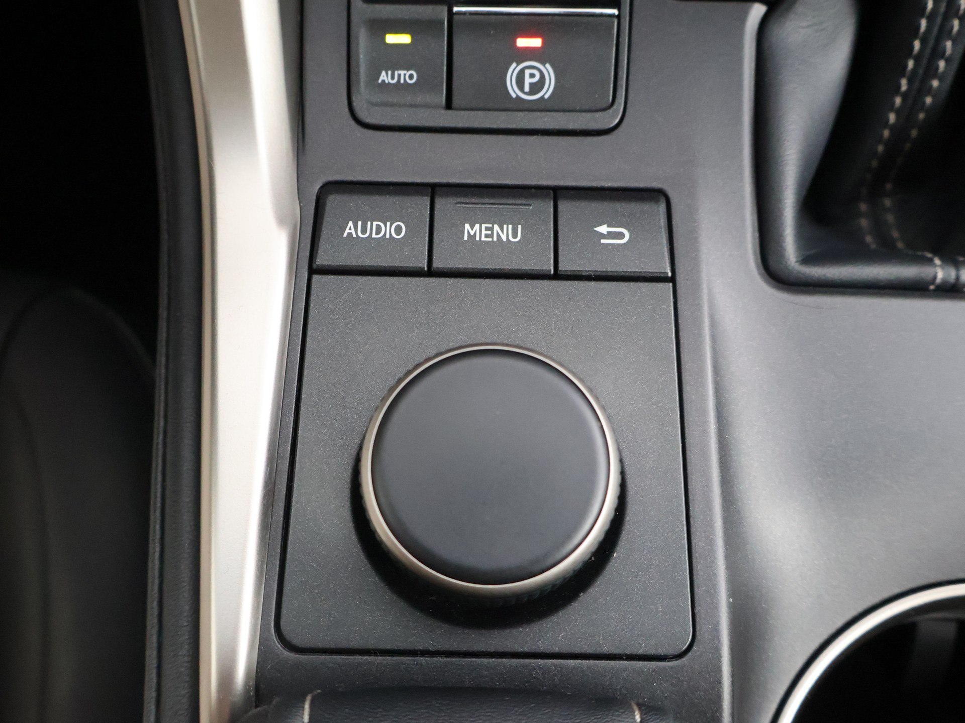 Foto van Lexus Lexus Nx300h