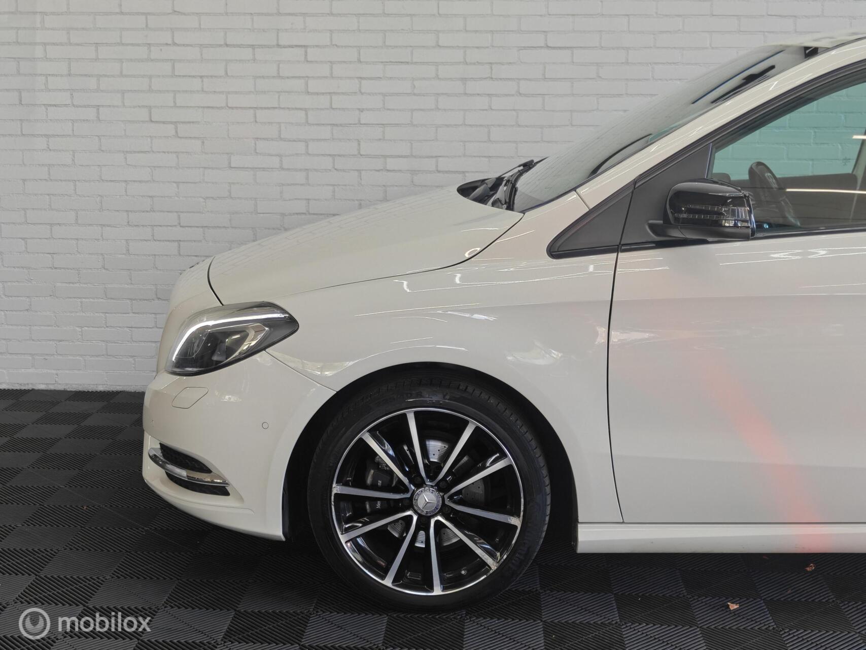 Foto van Mercedes-Benz B 200