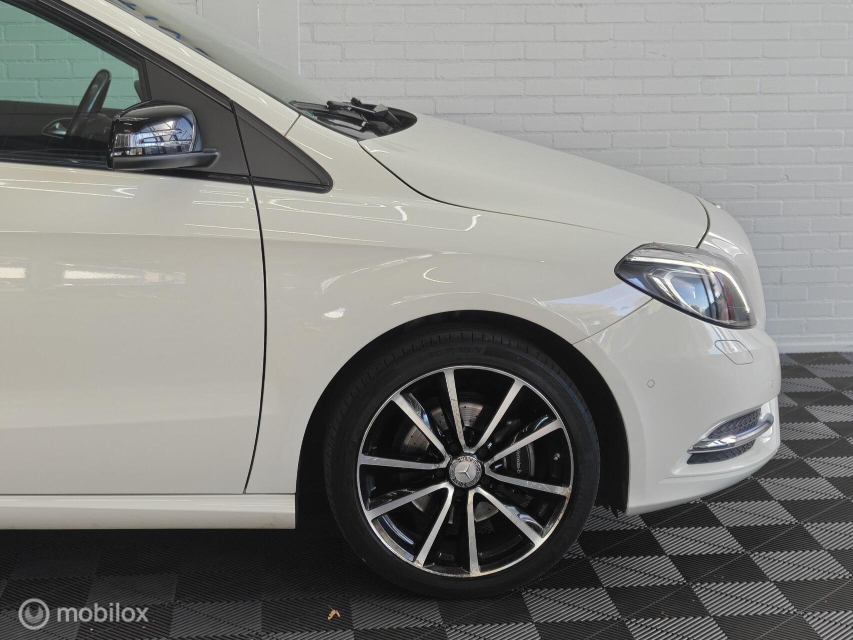 Foto van Mercedes-Benz B 200
