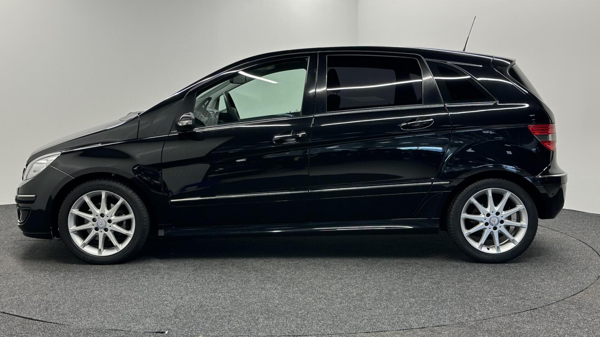 Foto van Mercedes-Benz B 200