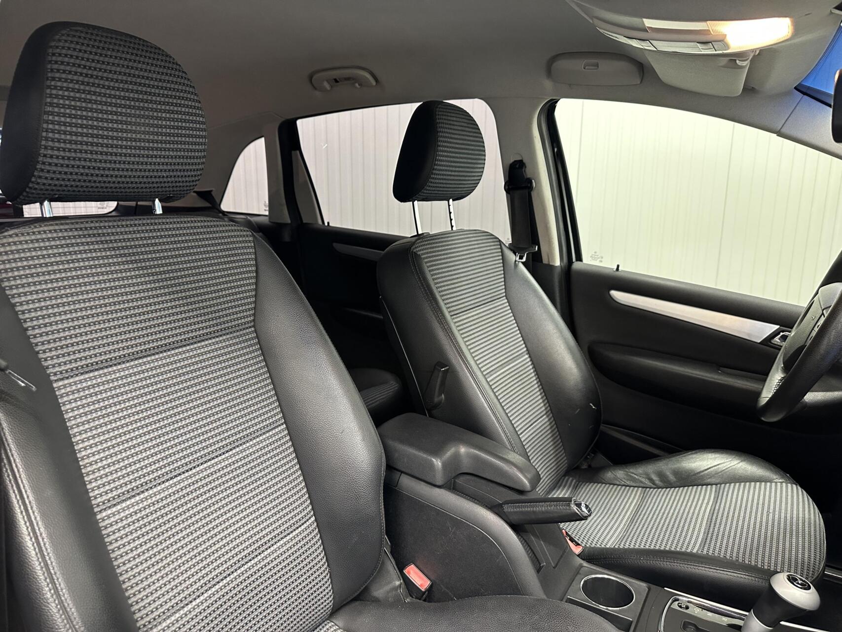 Foto van Mercedes-Benz B 200
