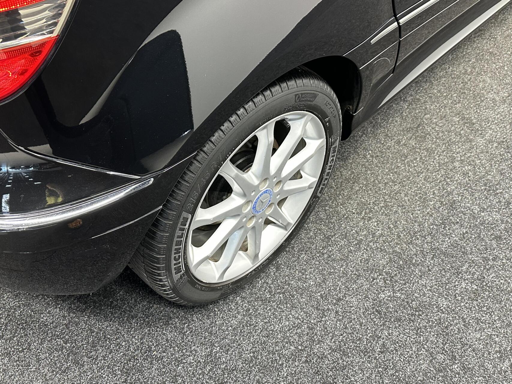 Foto van Mercedes-Benz B 200
