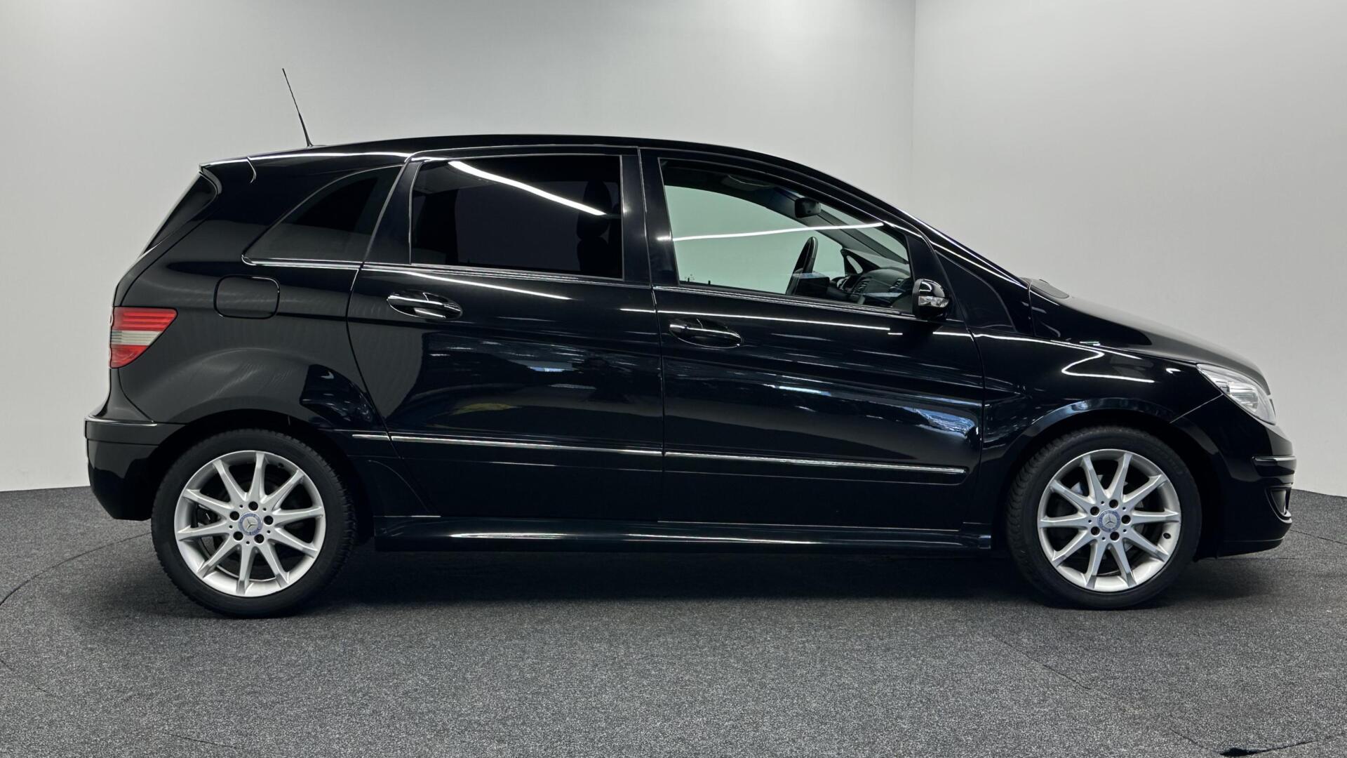 Foto van Mercedes-Benz B 200