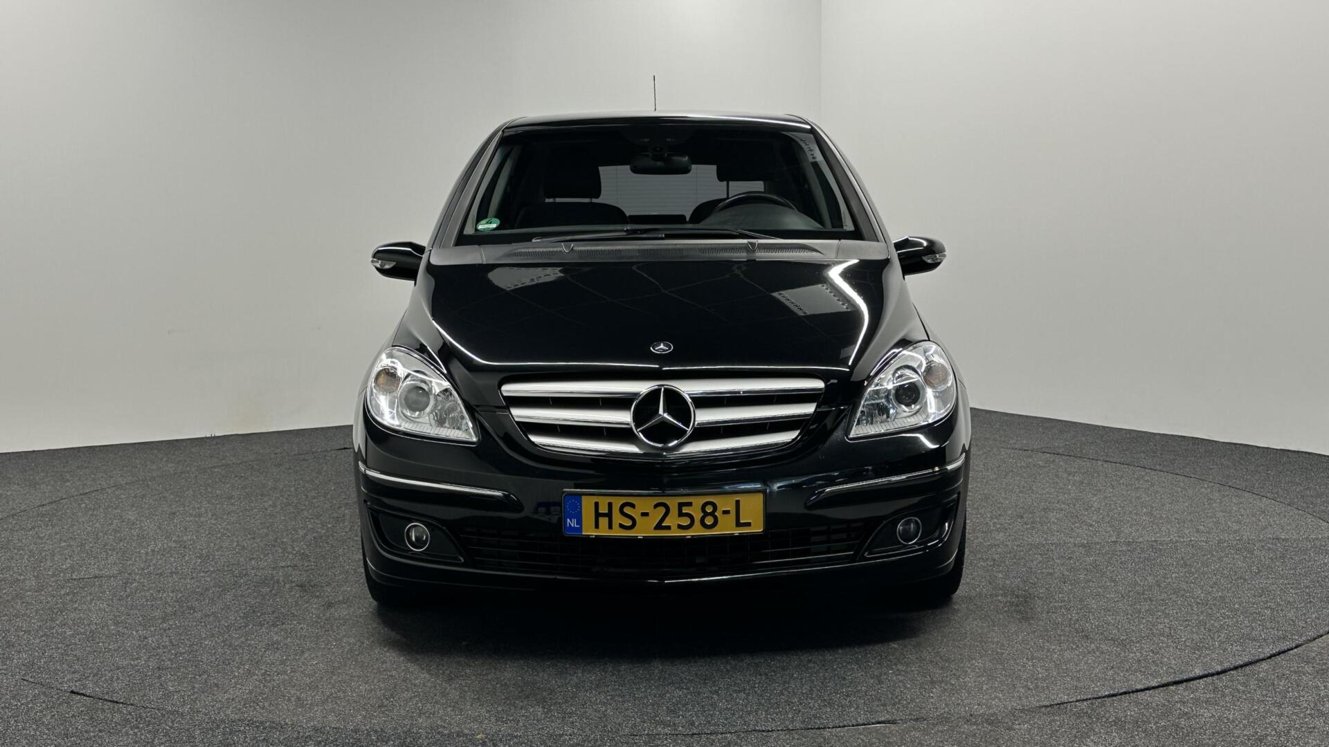 Foto van Mercedes-Benz B 200
