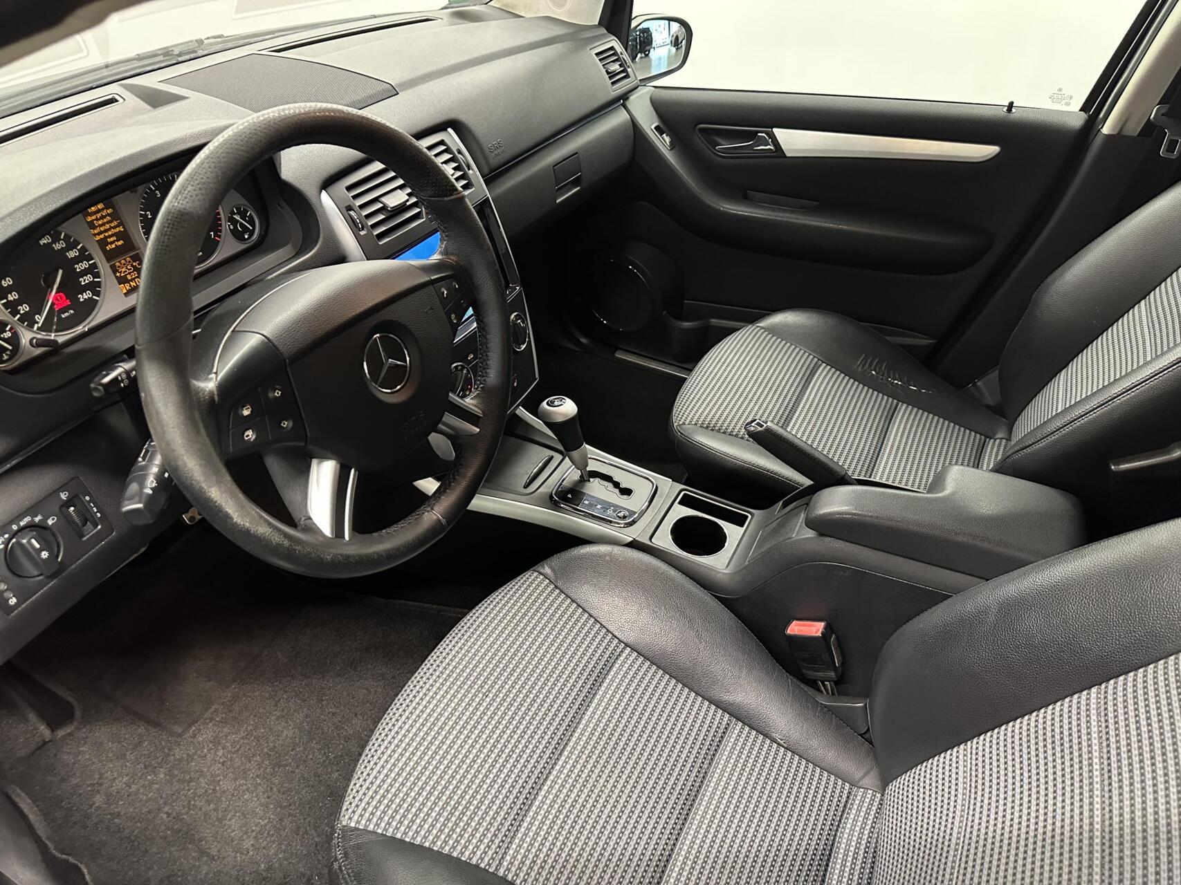 Foto van Mercedes-Benz B 200