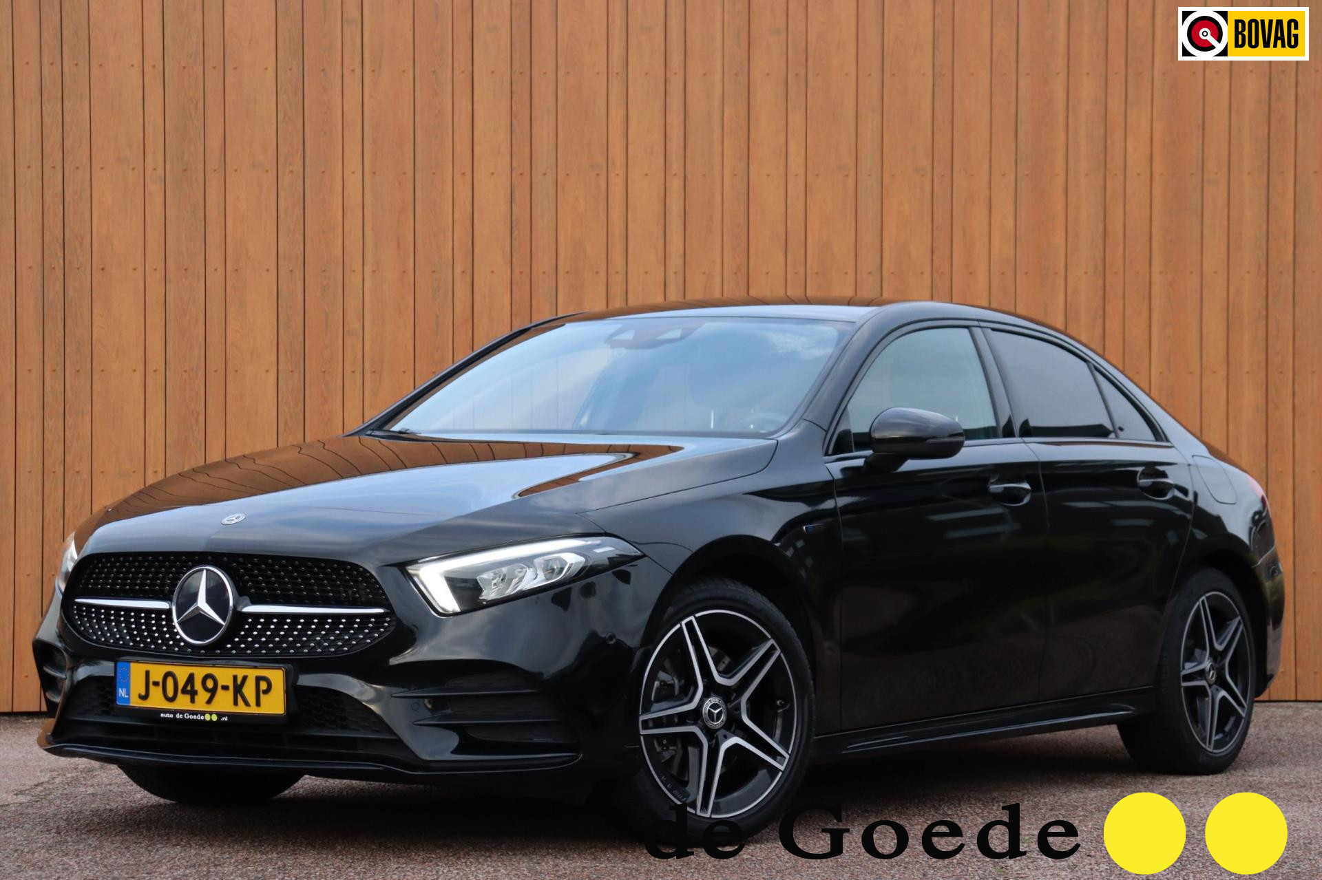 Mercedes-Benz A-klasse 250 e Bus. Sol. AMG Limited org.NL camera afn.trekhaak 2020 - voorkant
