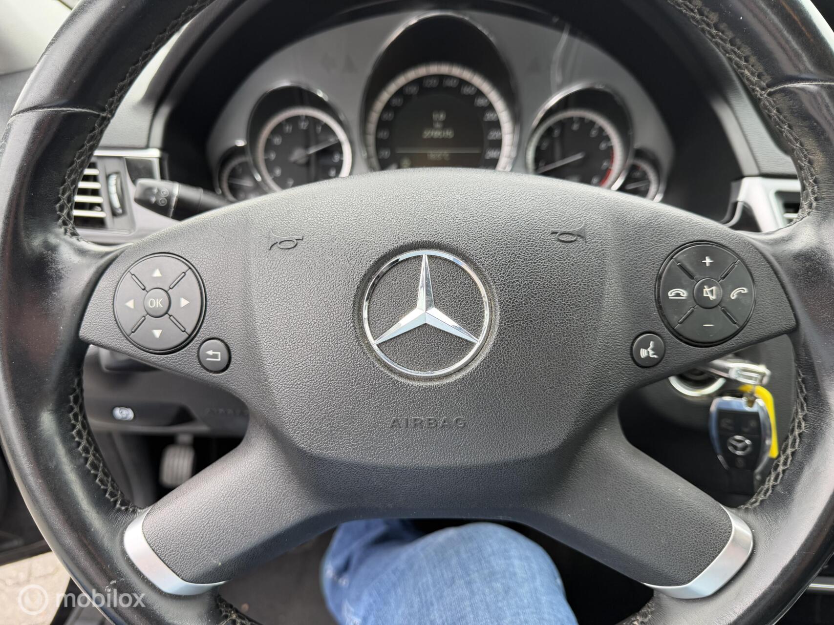 Foto van Mercedes-Benz E 200 Cgi