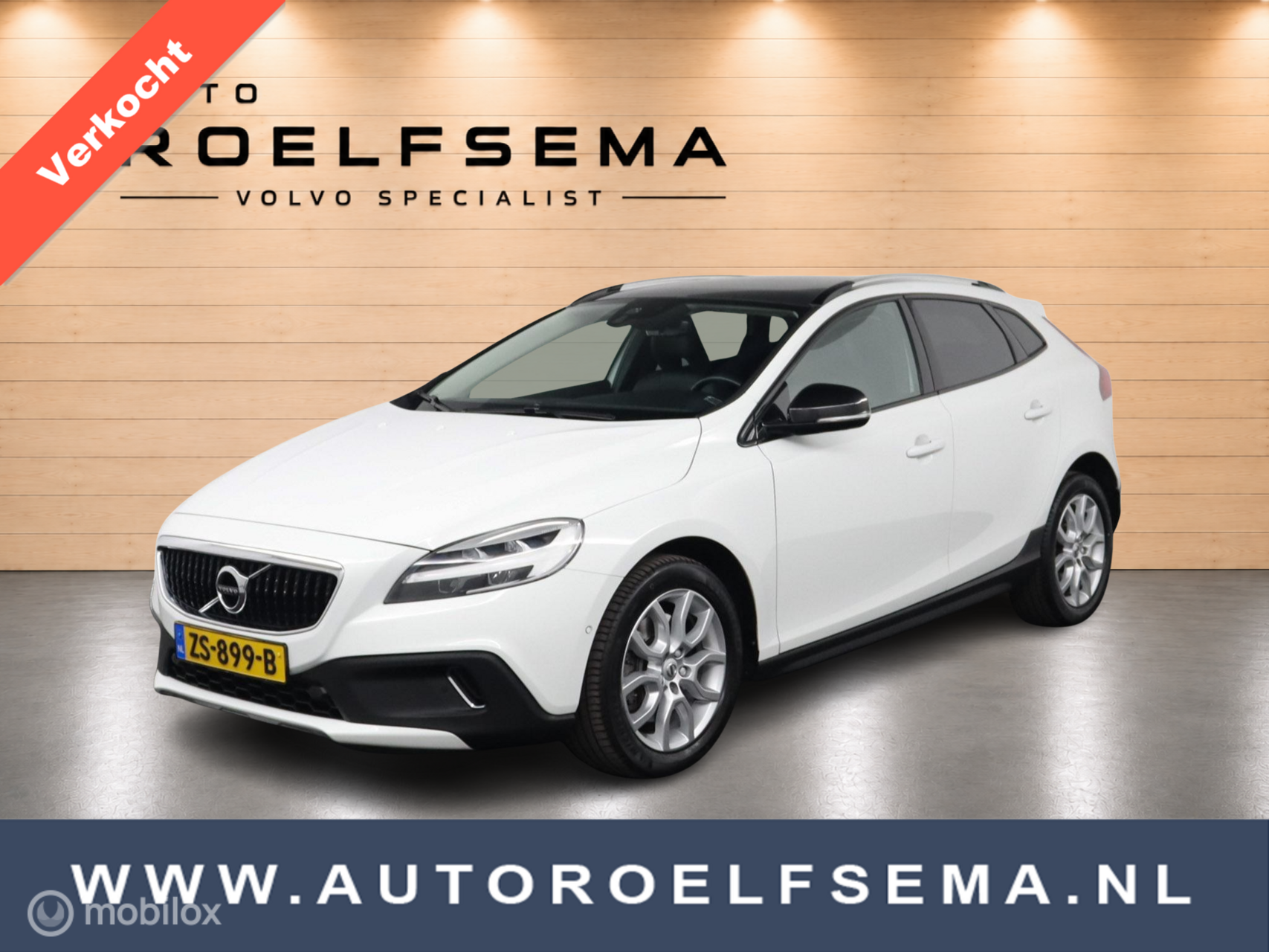 Volvo V40 Cross Country 1.5 T3 Polar+ Luxury | Panoaramdak | Keyless | Verwarmbare voorstoelen | Lederen bekleding | Camera | DAB | PDC Voor en achter 2019 - voorkant