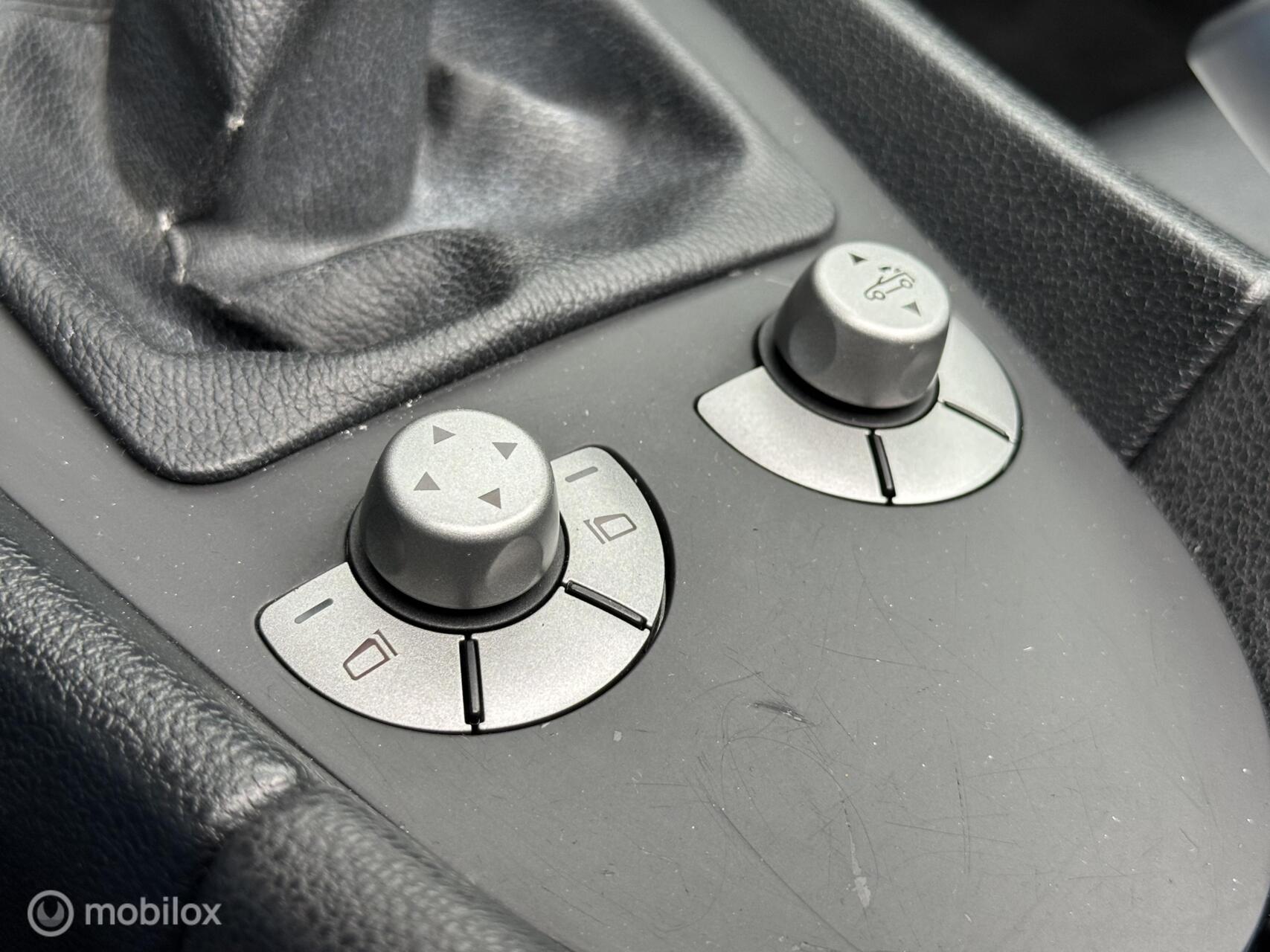 Foto van Mercedes-Benz SLK 200 Kompressor