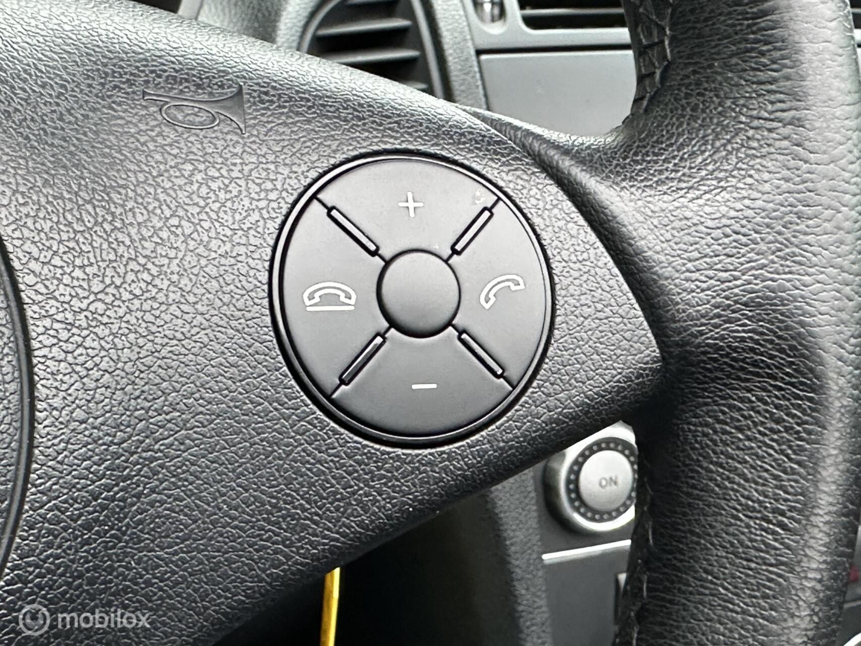 Foto van Mercedes-Benz SLK 200 Kompressor
