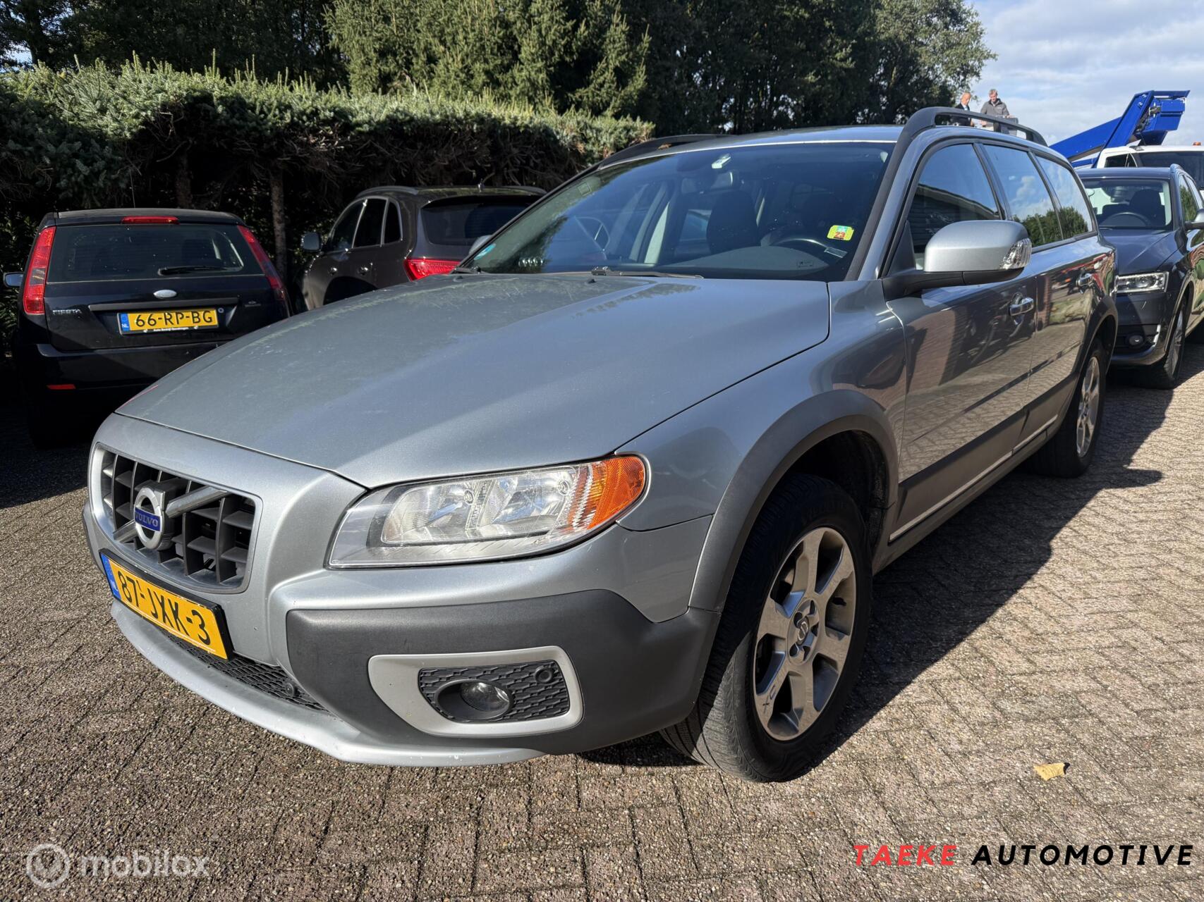 Volvo Xc70 2.4D Kinetic CLIMA/CRUISE/TREKHAAK 2009 - voorkant