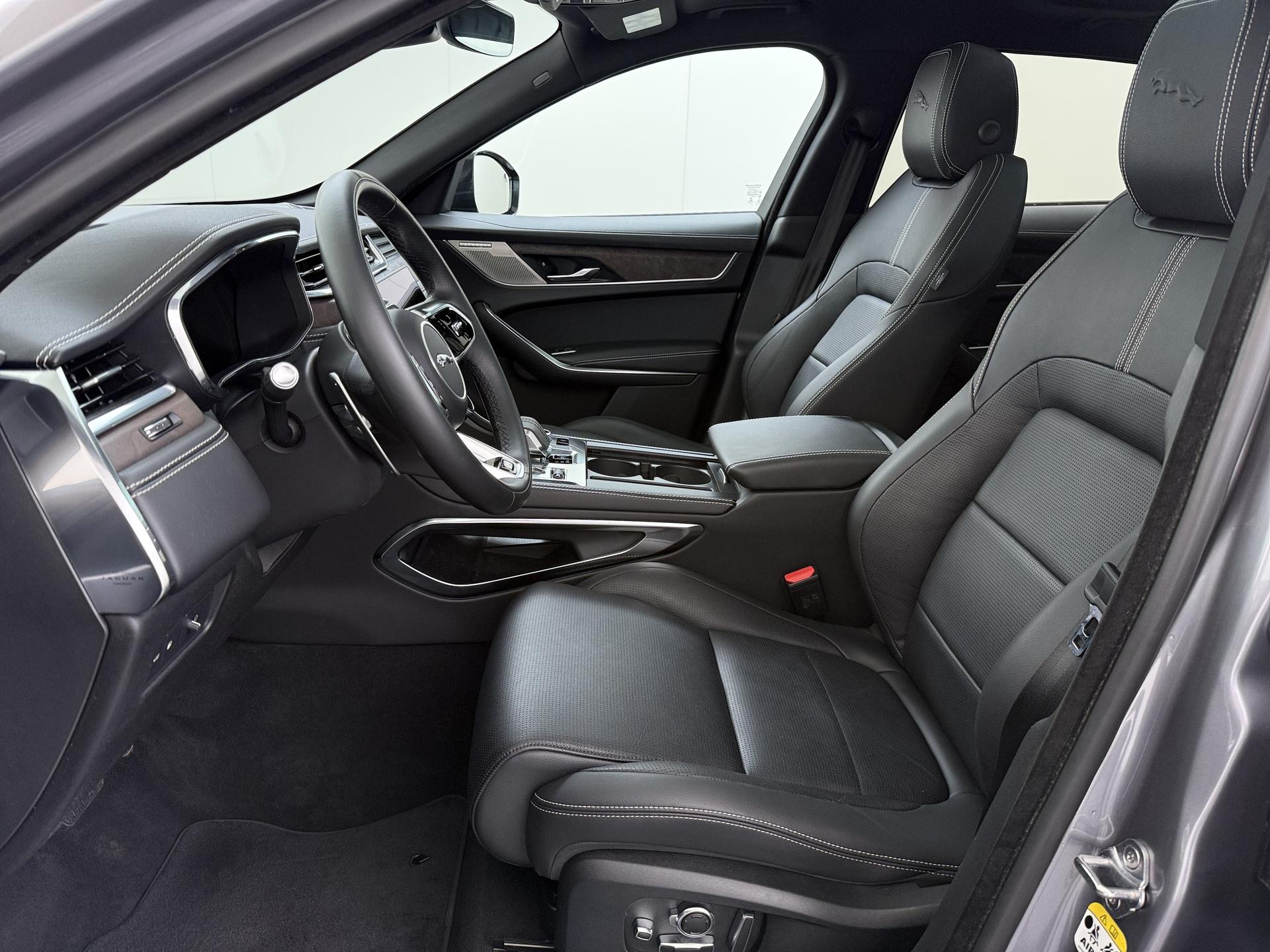 Foto van Jaguar Jaguar F-pace