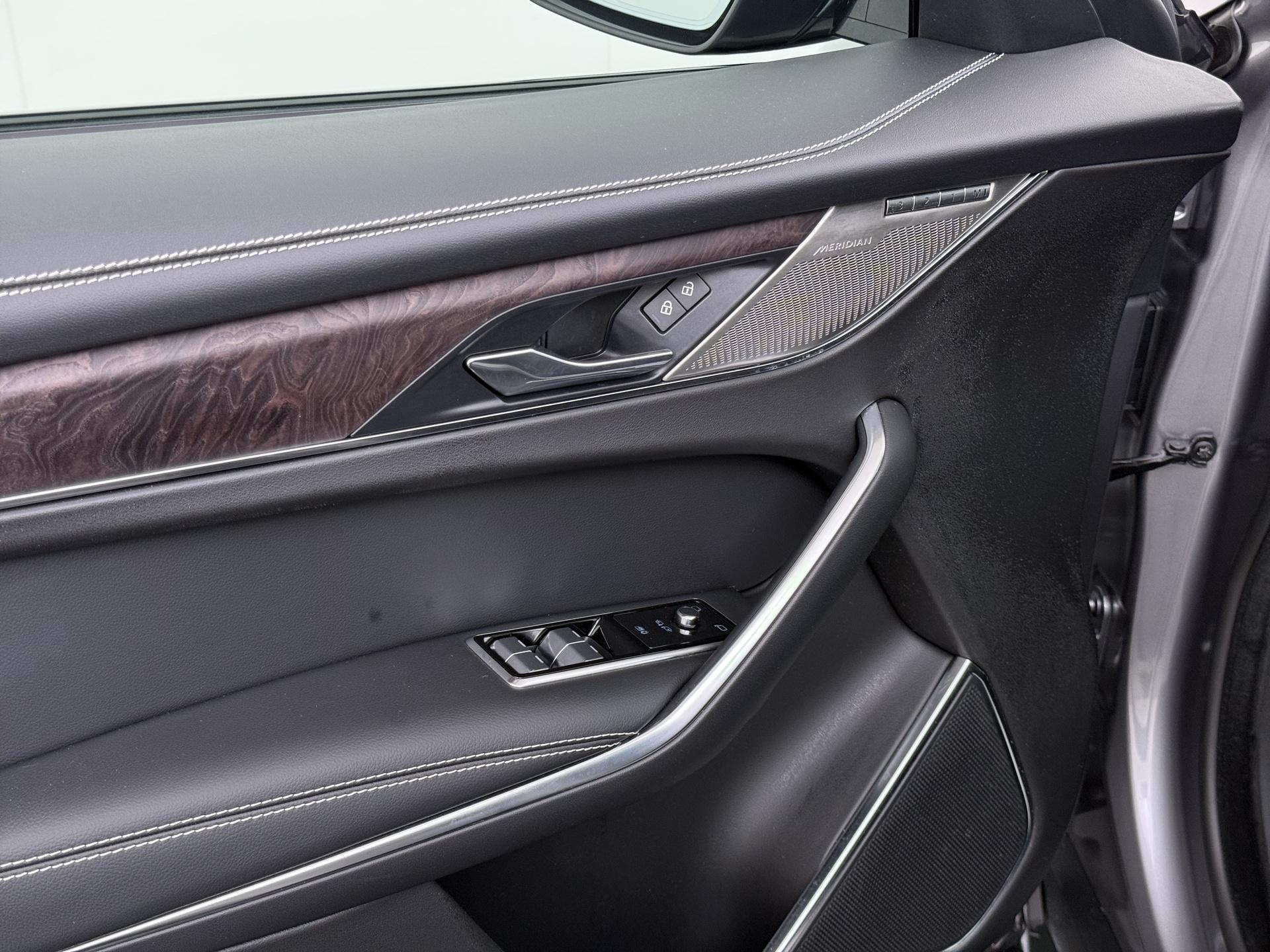 Foto van Jaguar Jaguar F-pace
