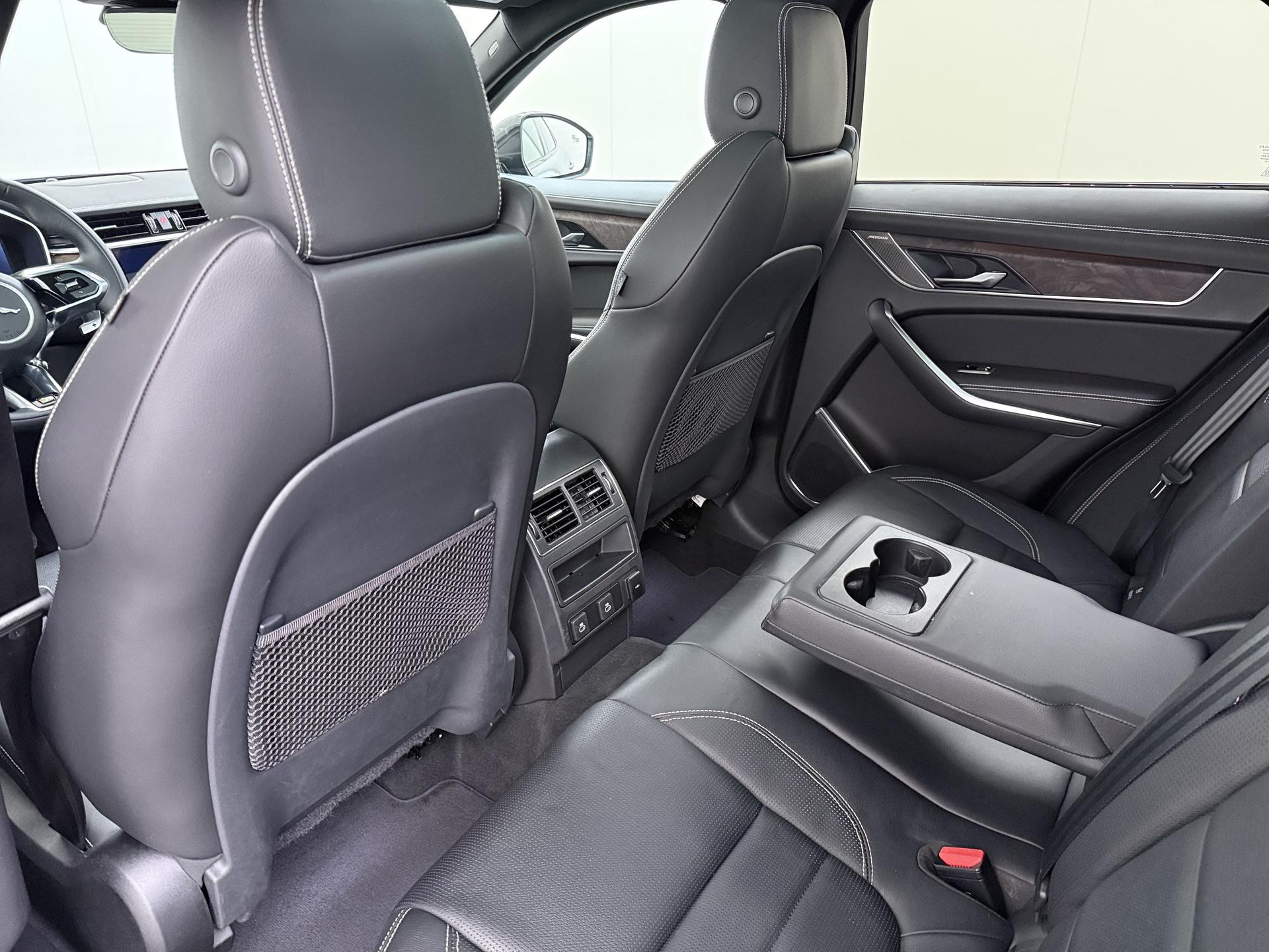 Foto van Jaguar Jaguar F-pace