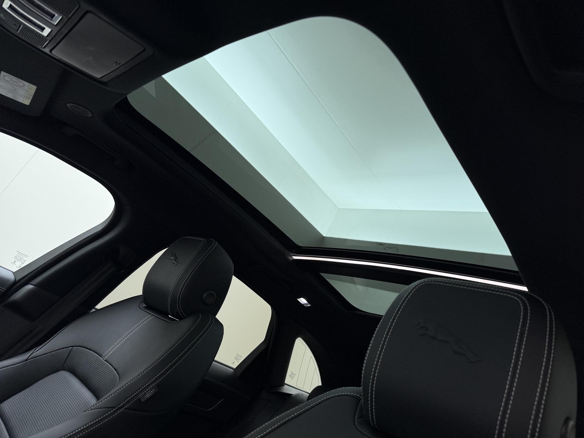 Foto van Jaguar Jaguar F-pace